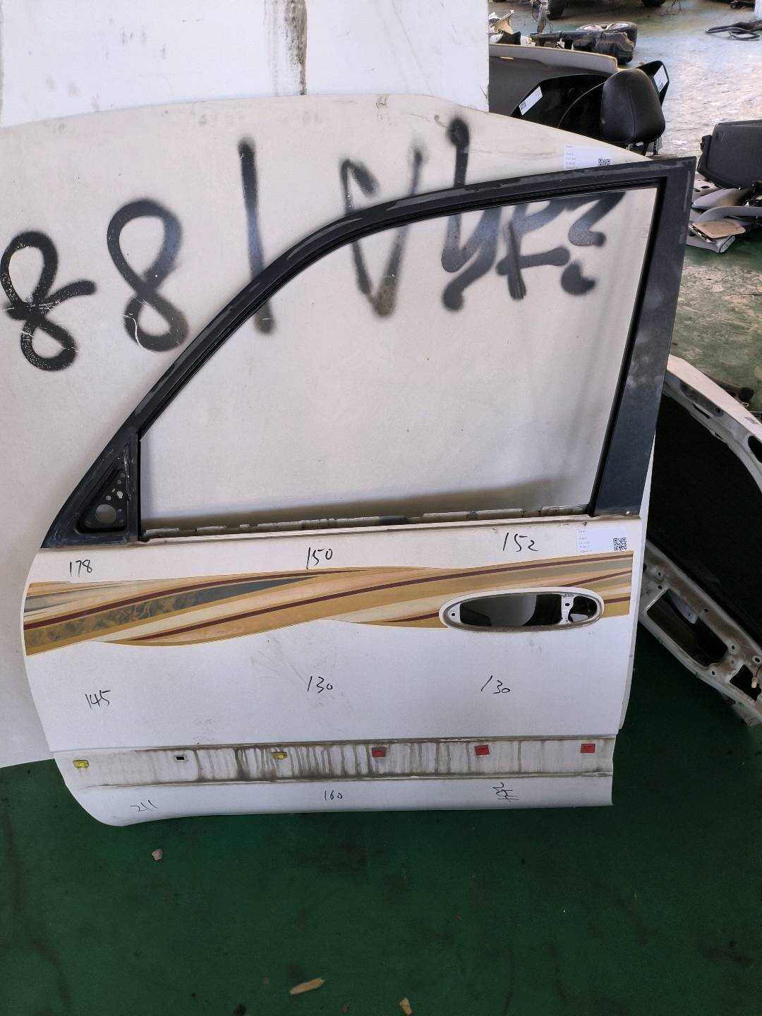 6700260453 前门壳(左)