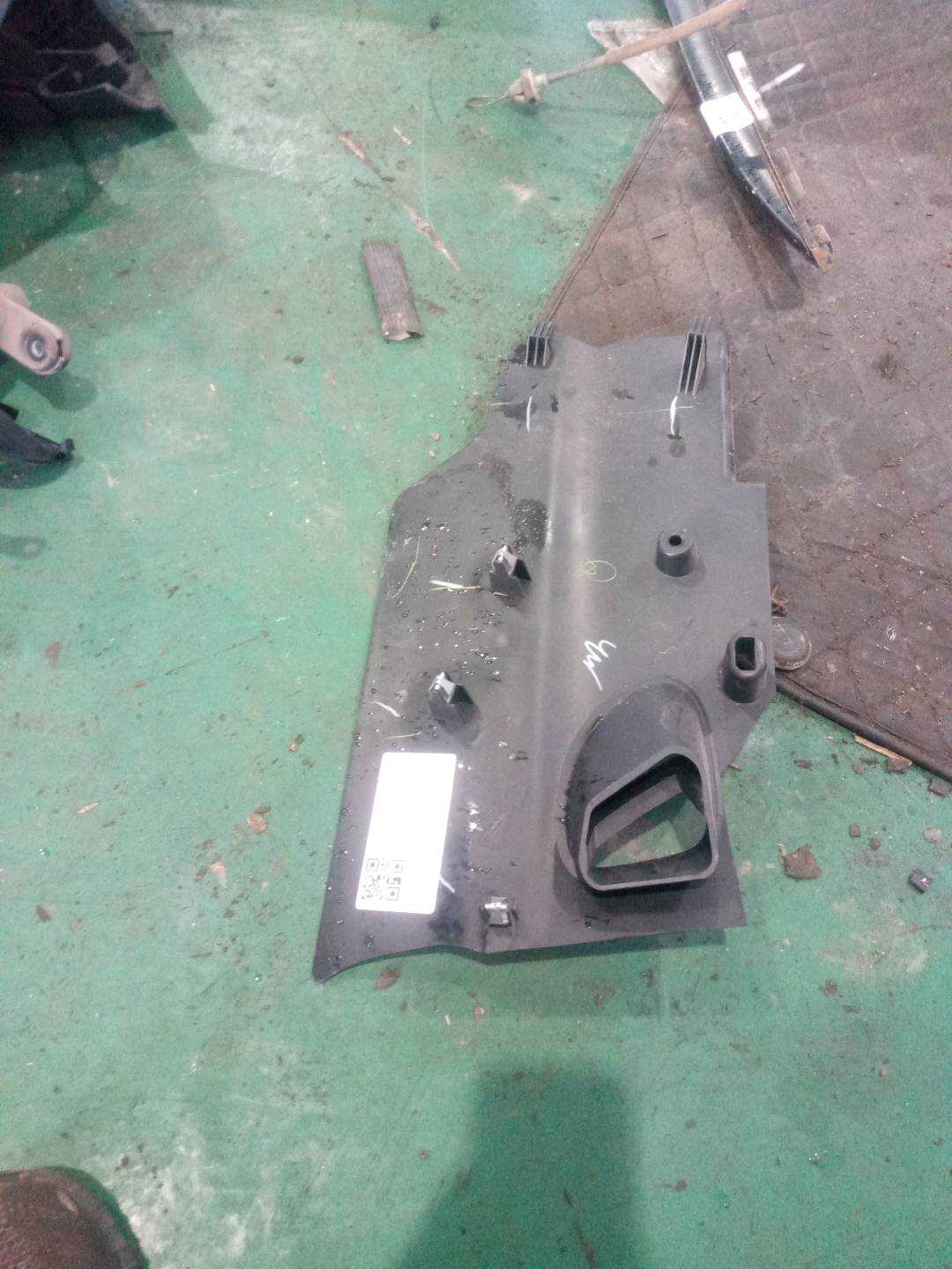 51459262442 仪表台下饰板（右中）
