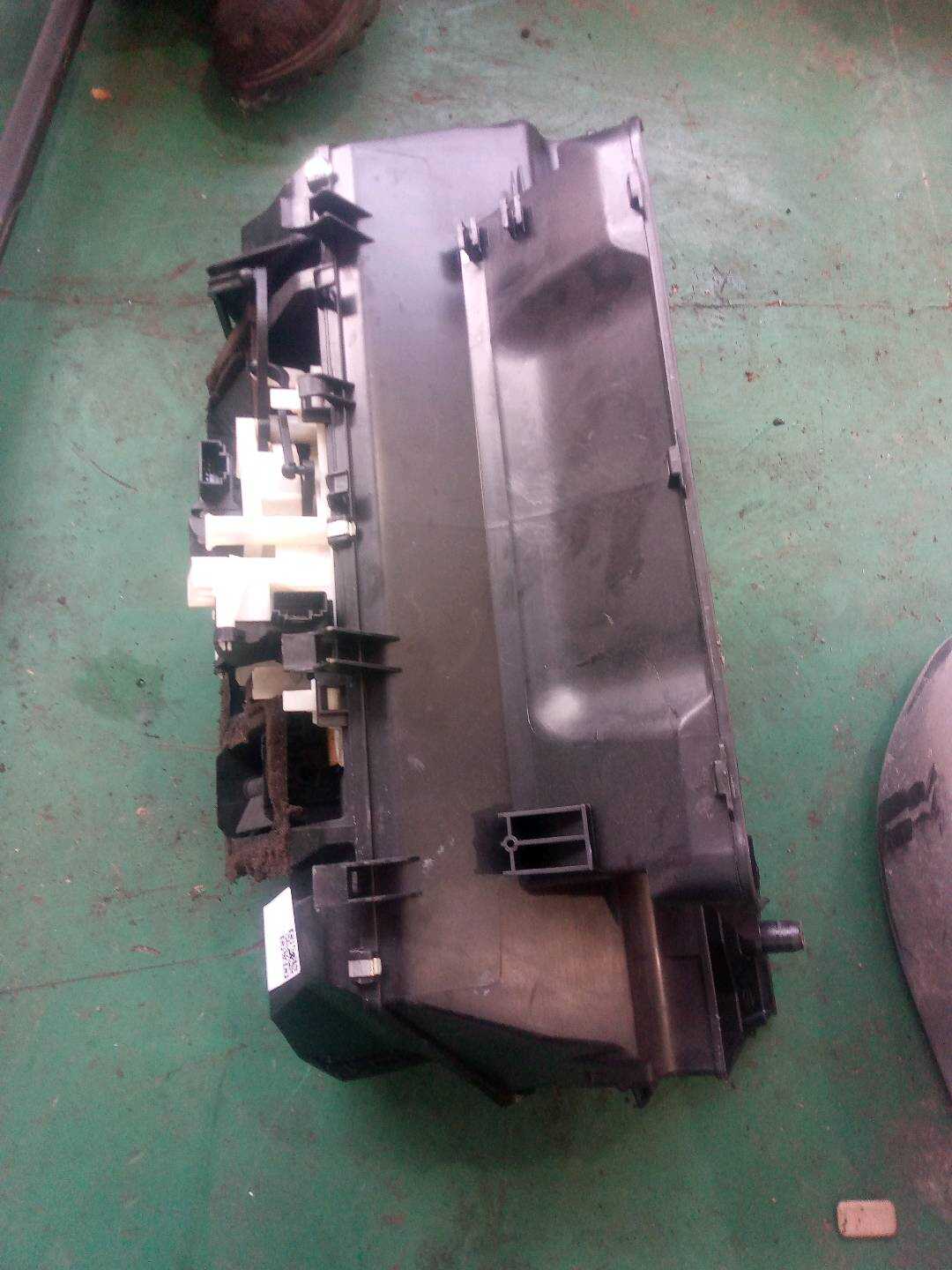A0008303440 蒸发器壳(上)