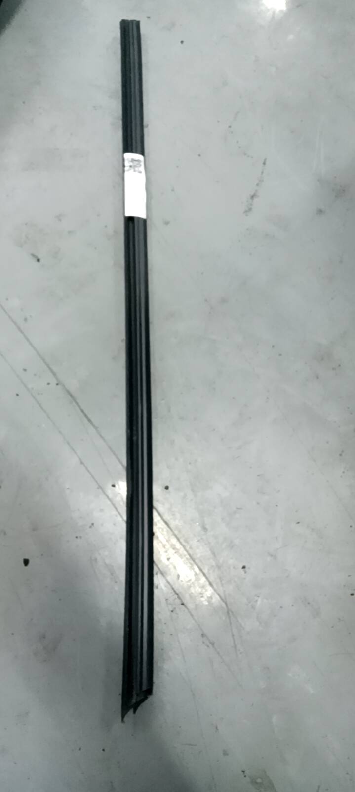 C2Z2821 前门玻璃压条（左内）