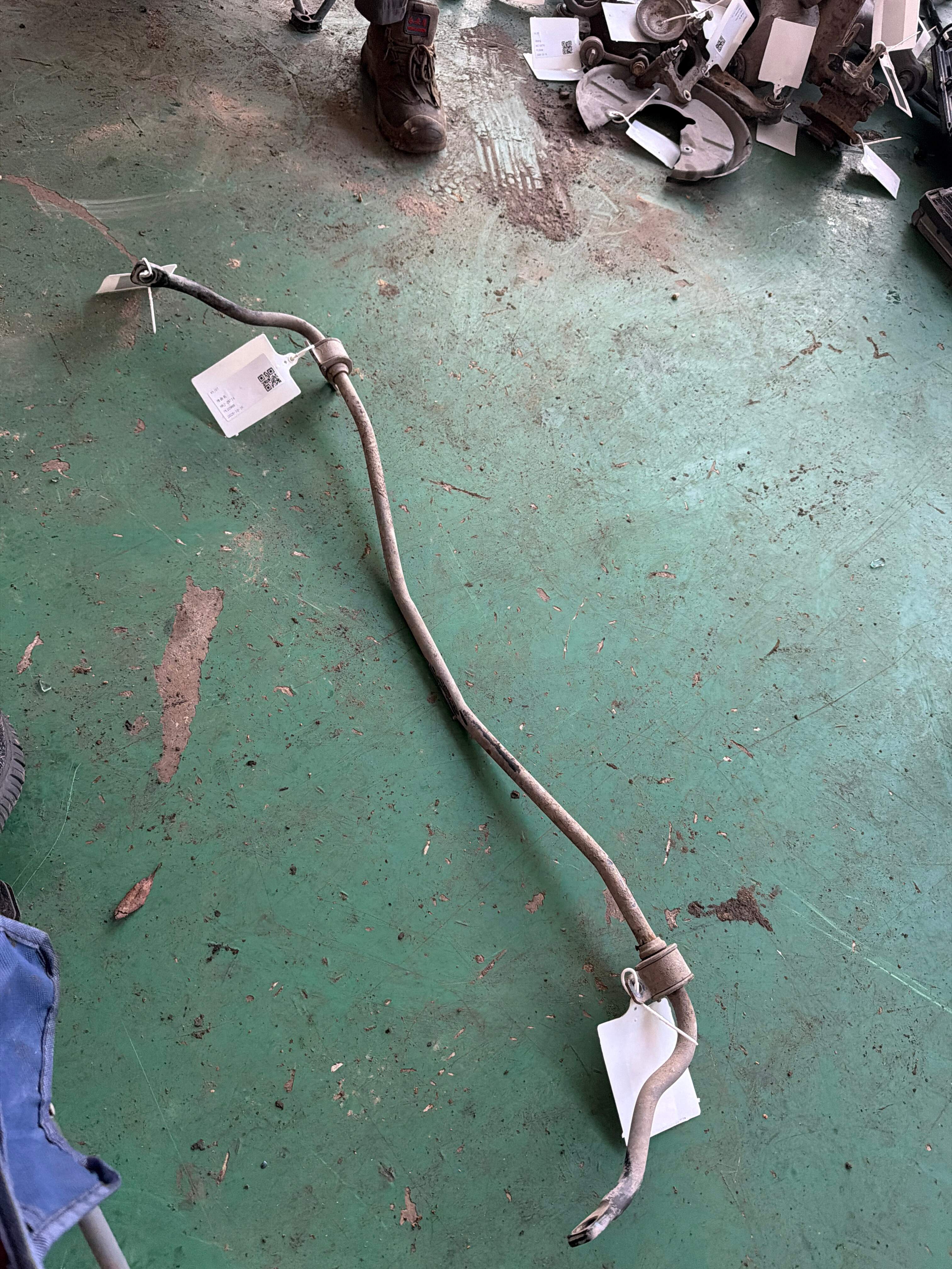 L8ED511409 Rear Sway Bar
