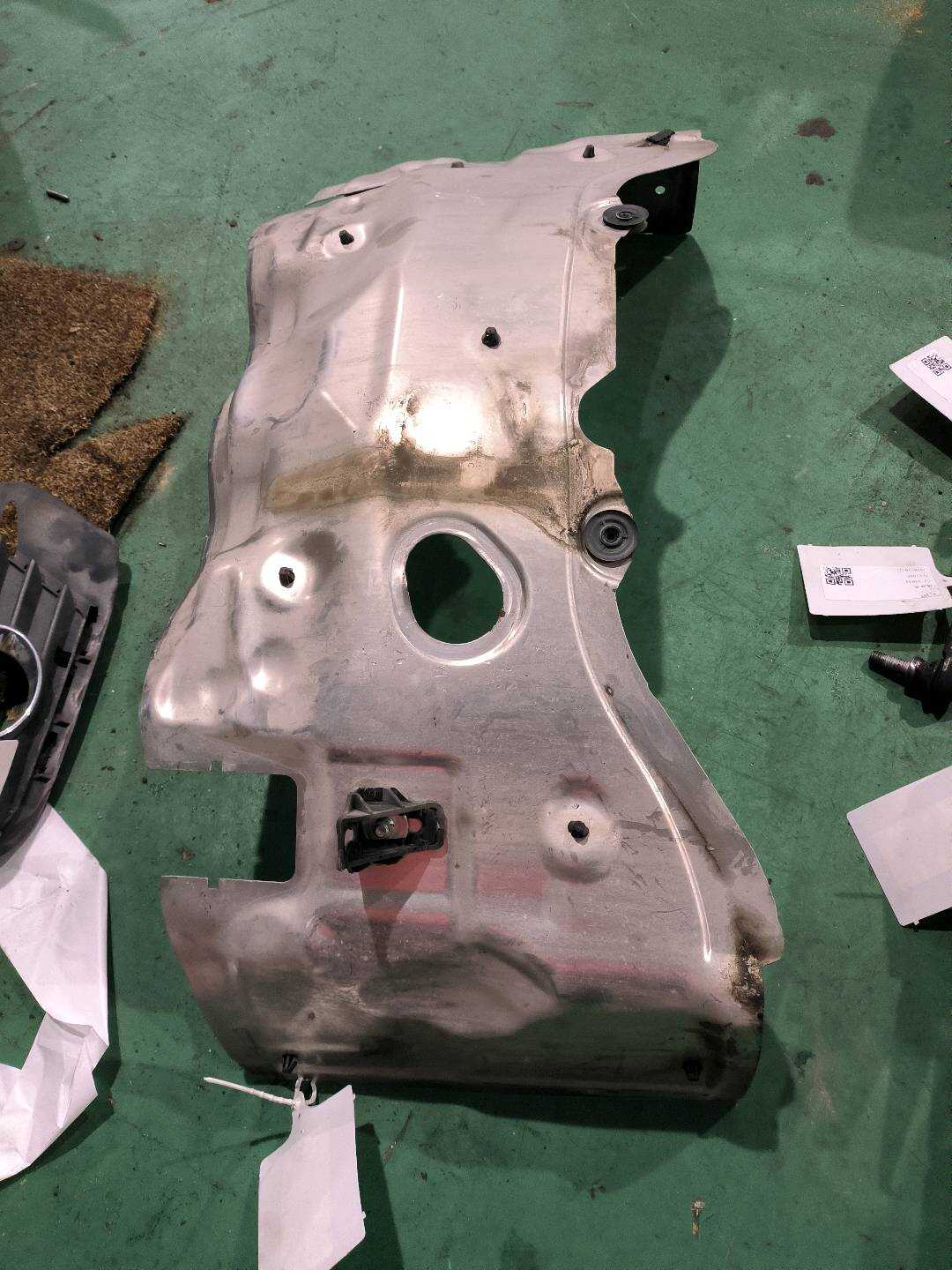 A2046280255 Front Bulkhead Heat Shield