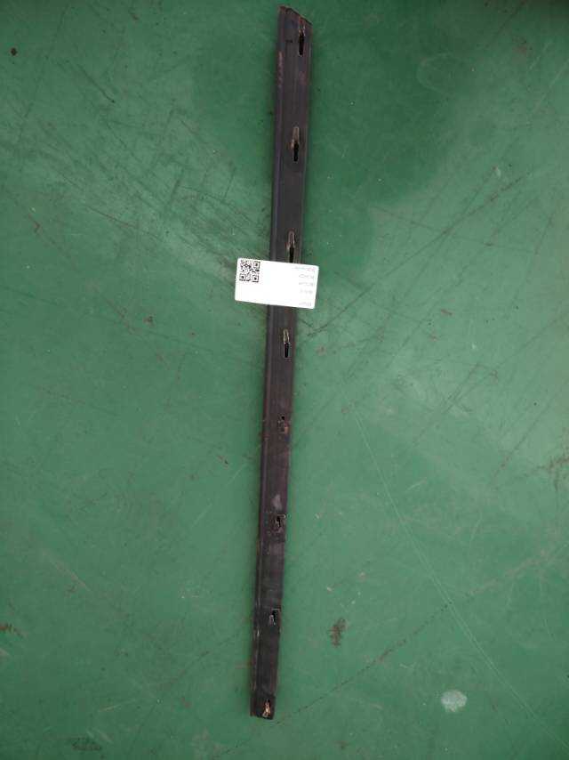 832412E000 后门玻璃压条（右内）