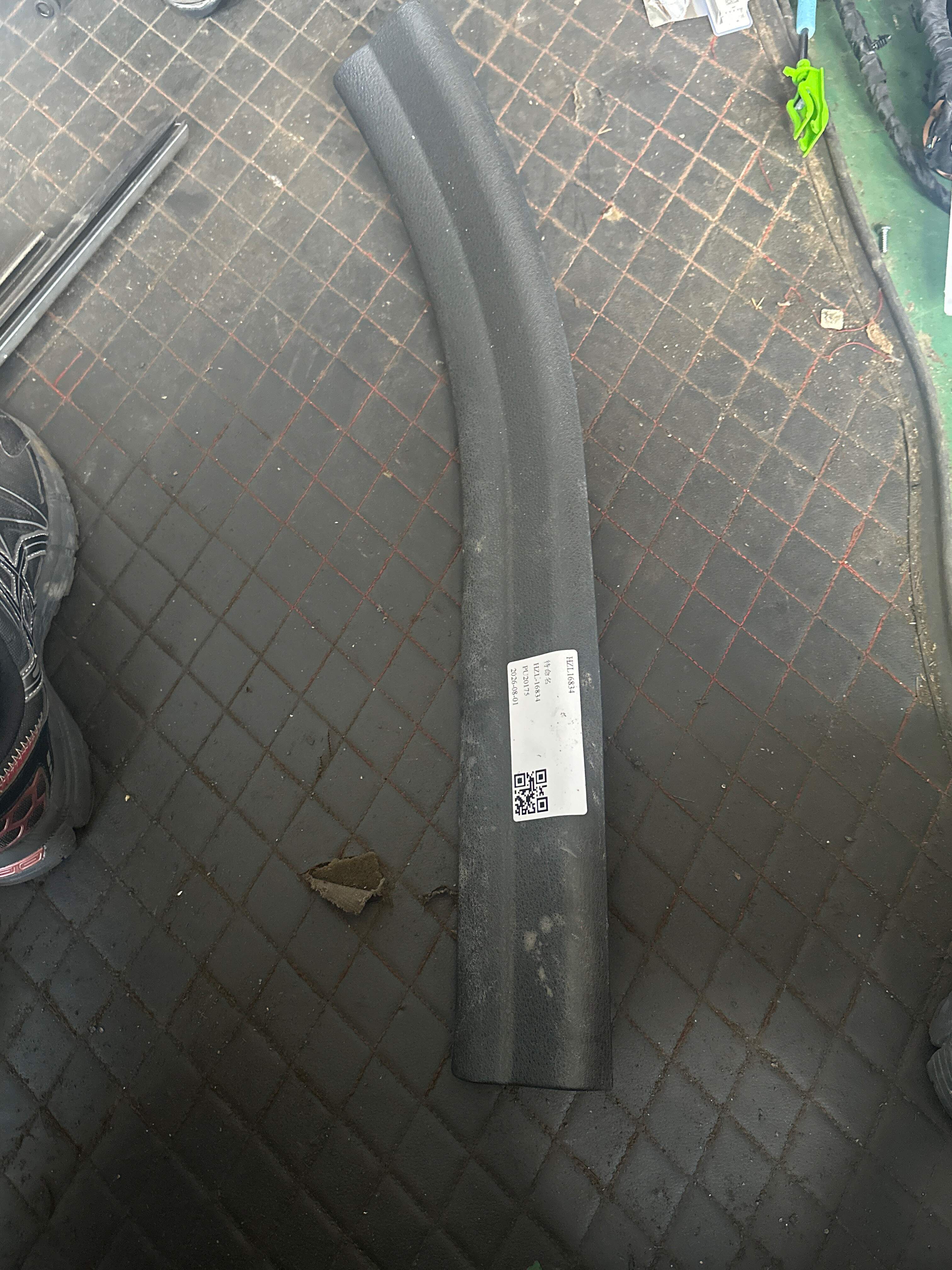 51477399098 后门槛装饰板(右内)