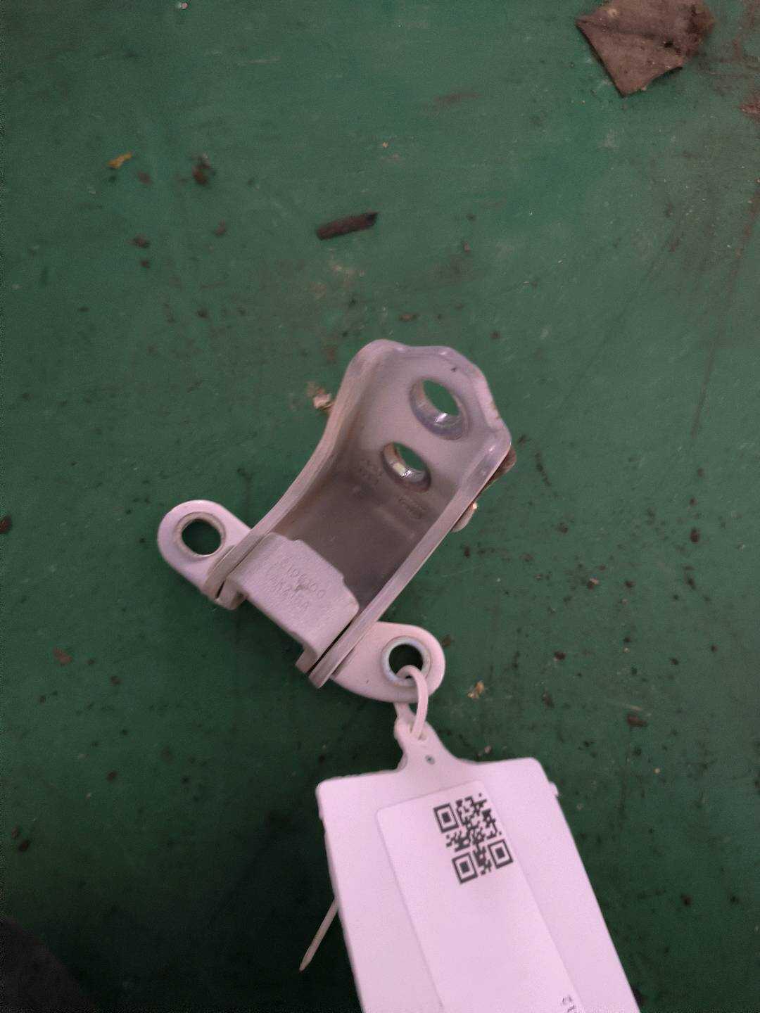 6106100XKZ09A 左前门上铰链总成