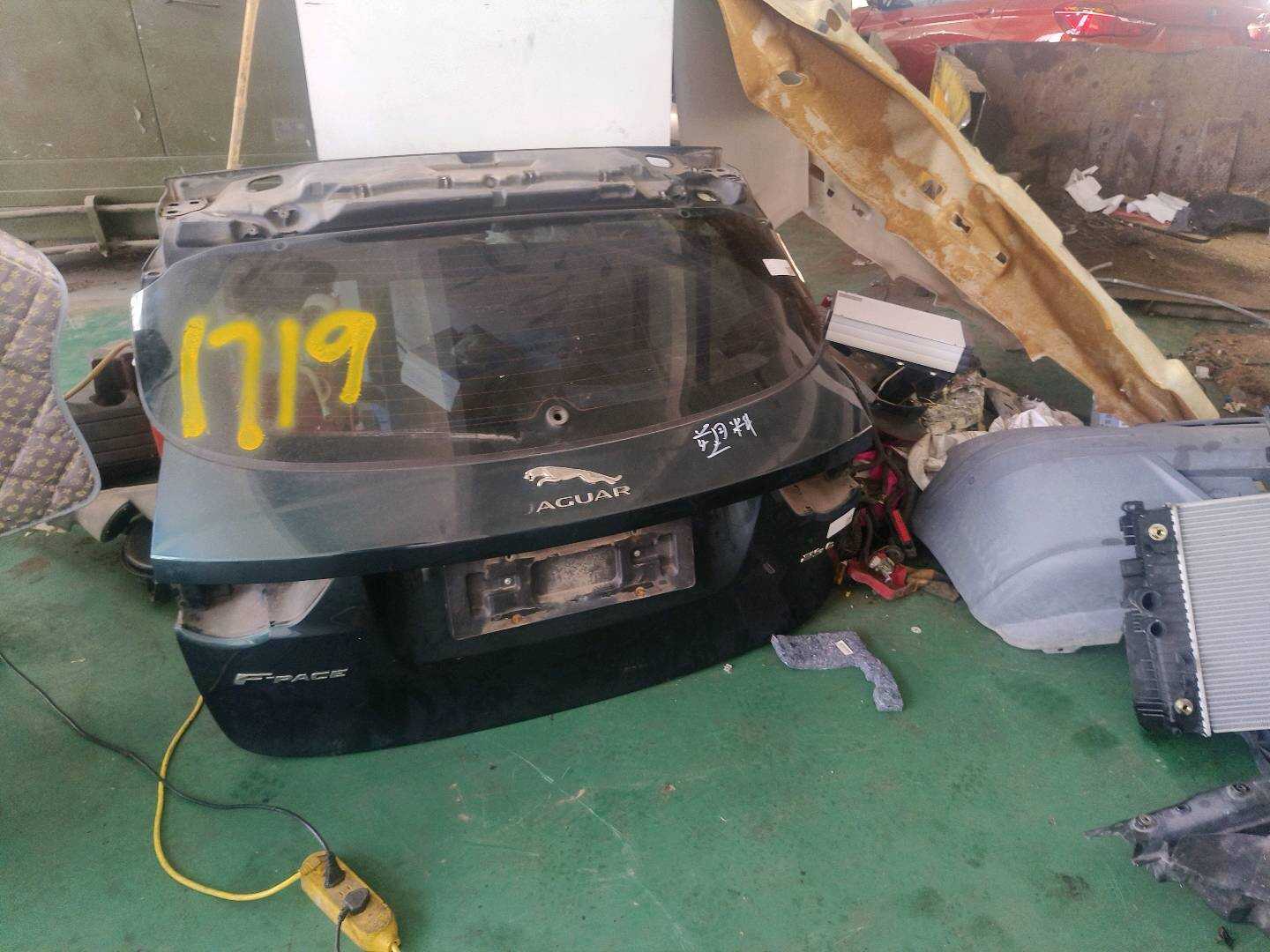 T4A11942LML 尾盖