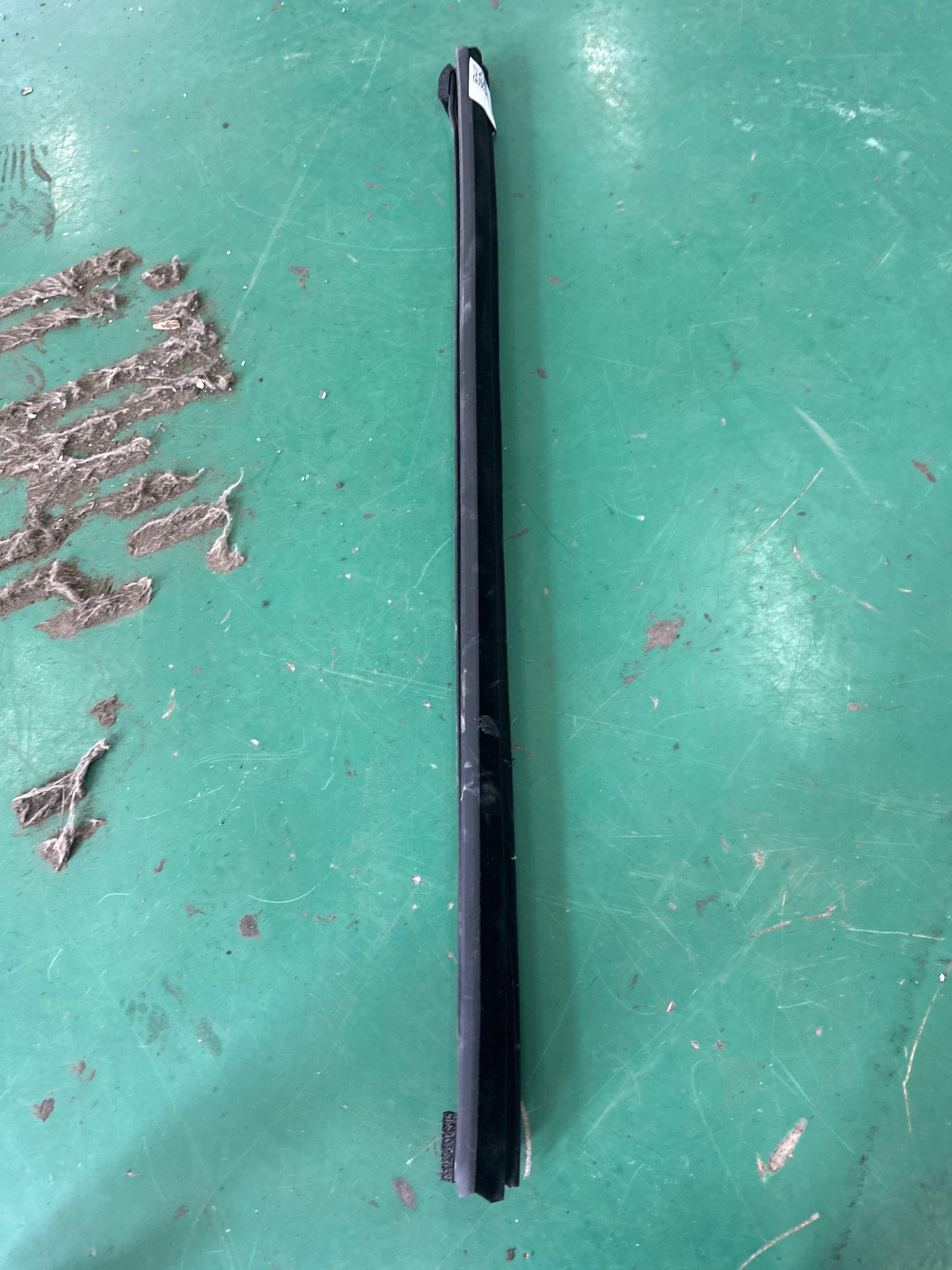 GR2BF25860AC 后门玻璃压条（右内）