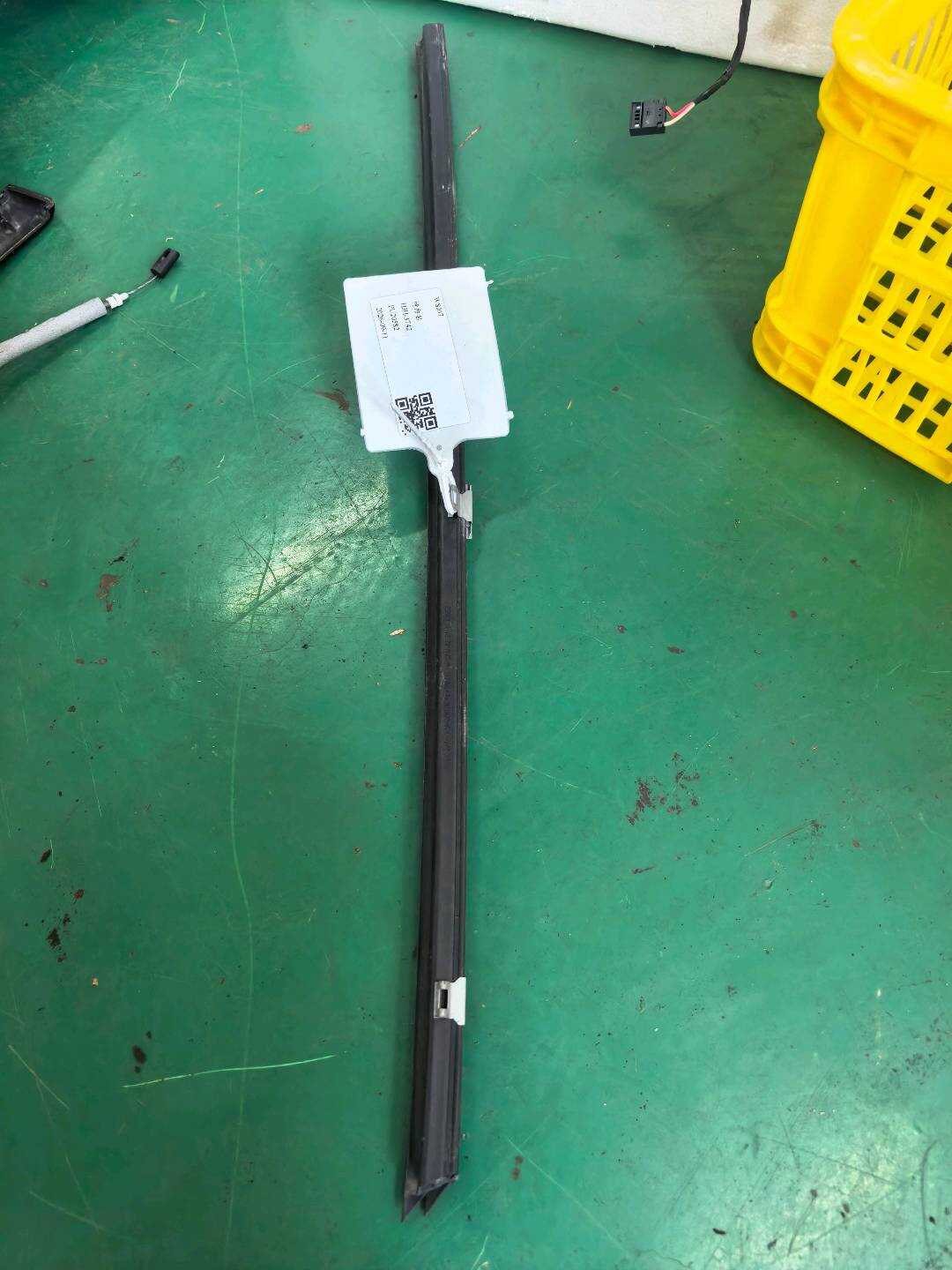 51337179427 前门玻璃压条(左内)