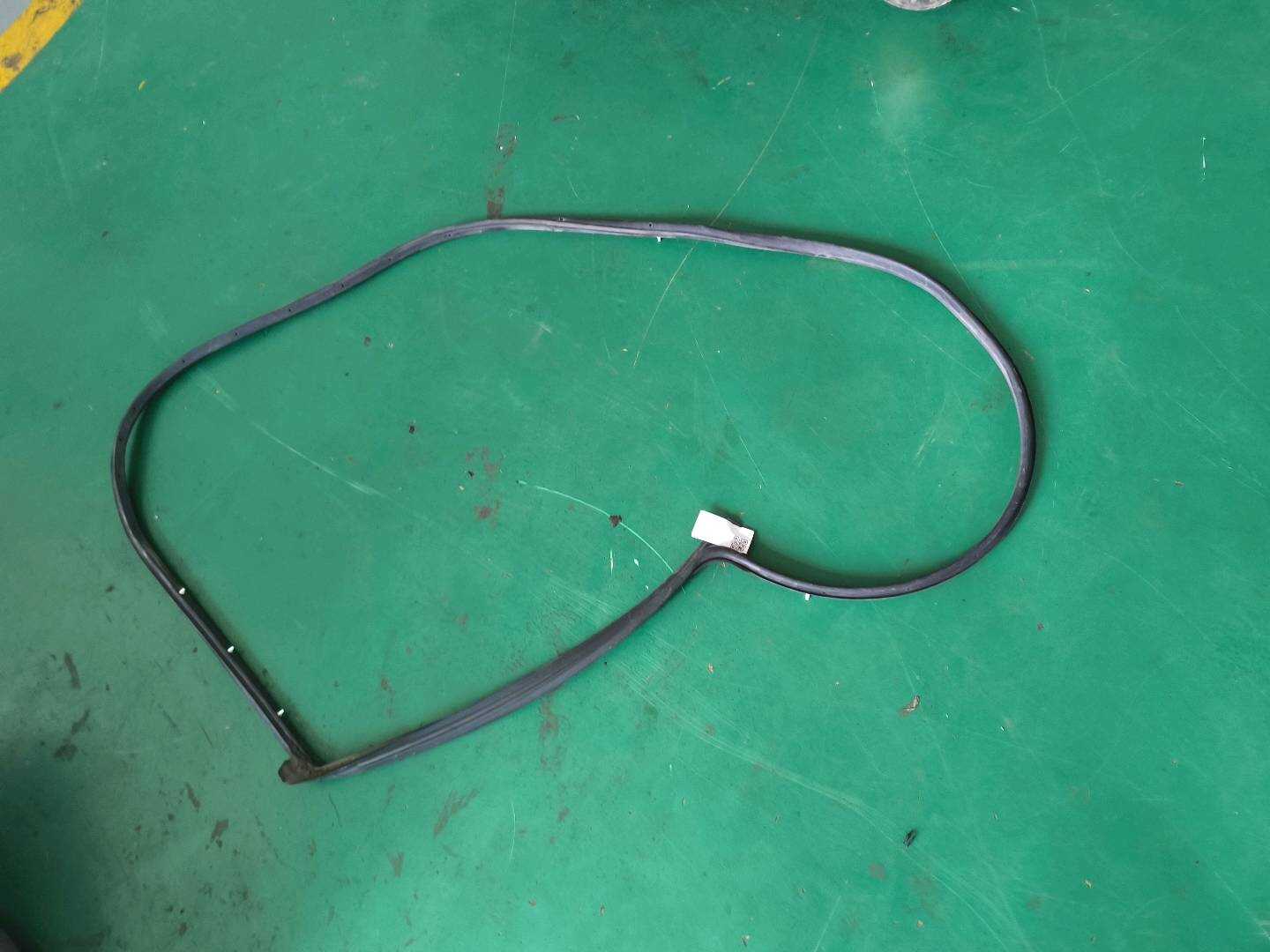 KR1168914 后门车身密封胶条(左)
