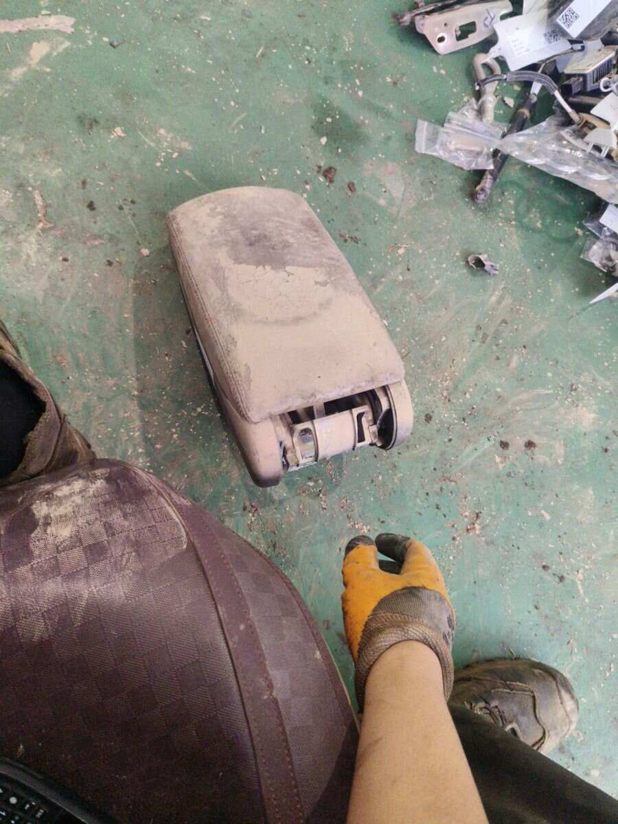 4F0864207F Center Console Armrest Box