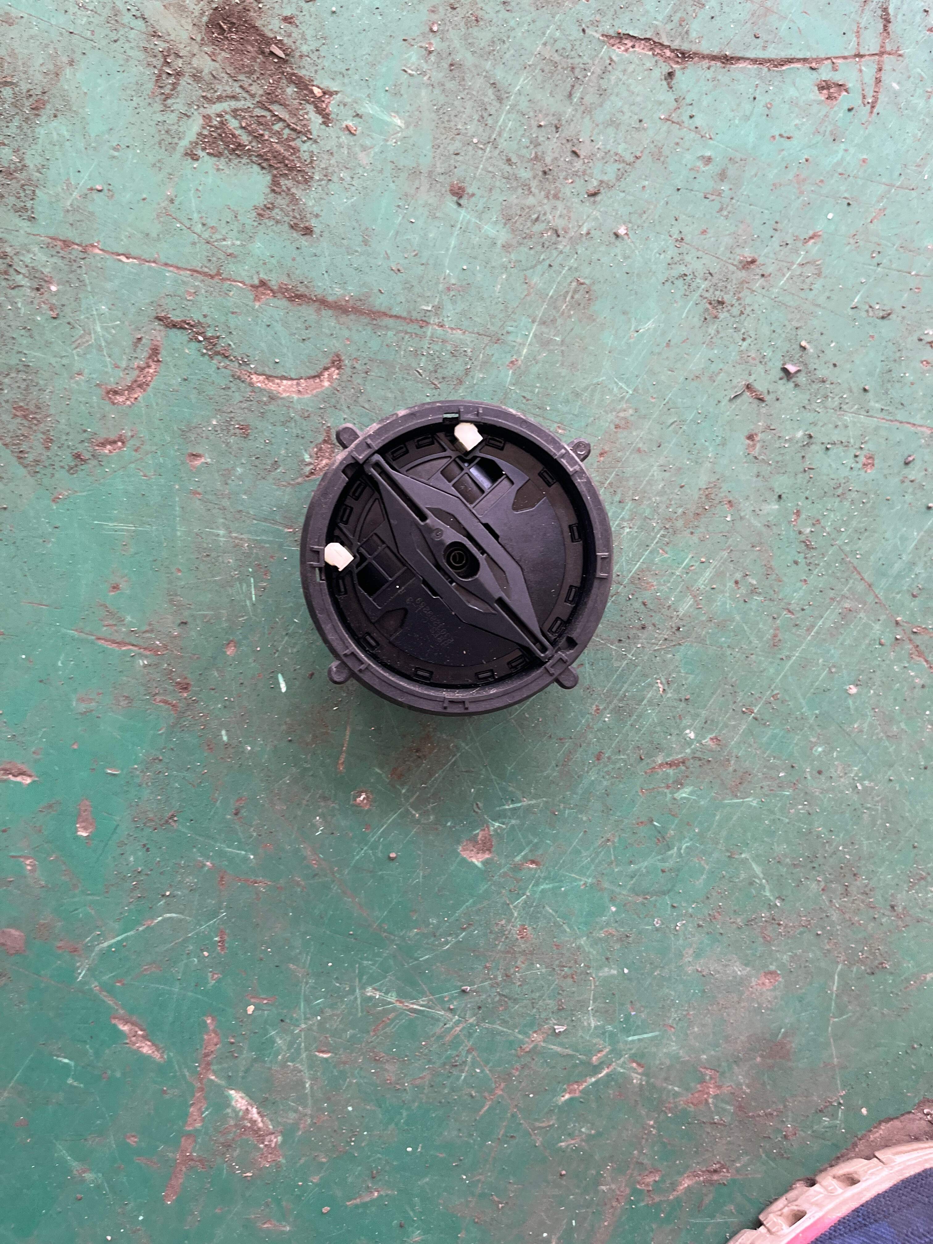 LR015050 Side Mirror Motor, Left