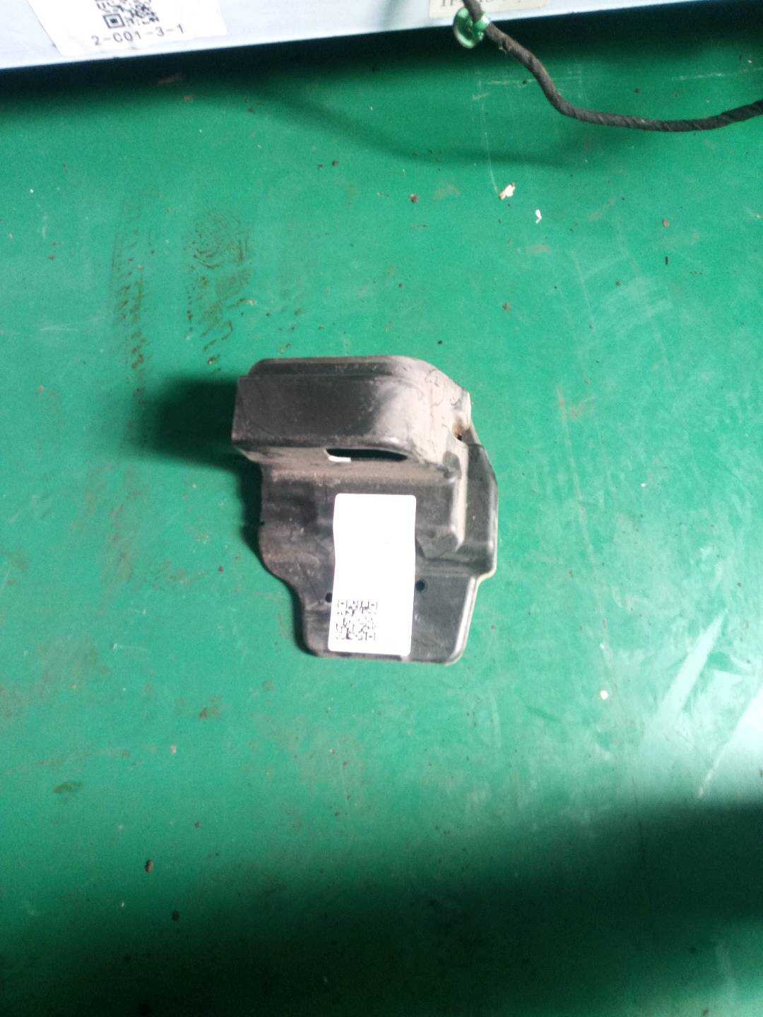 814591F000 后门锁机护盖(右)