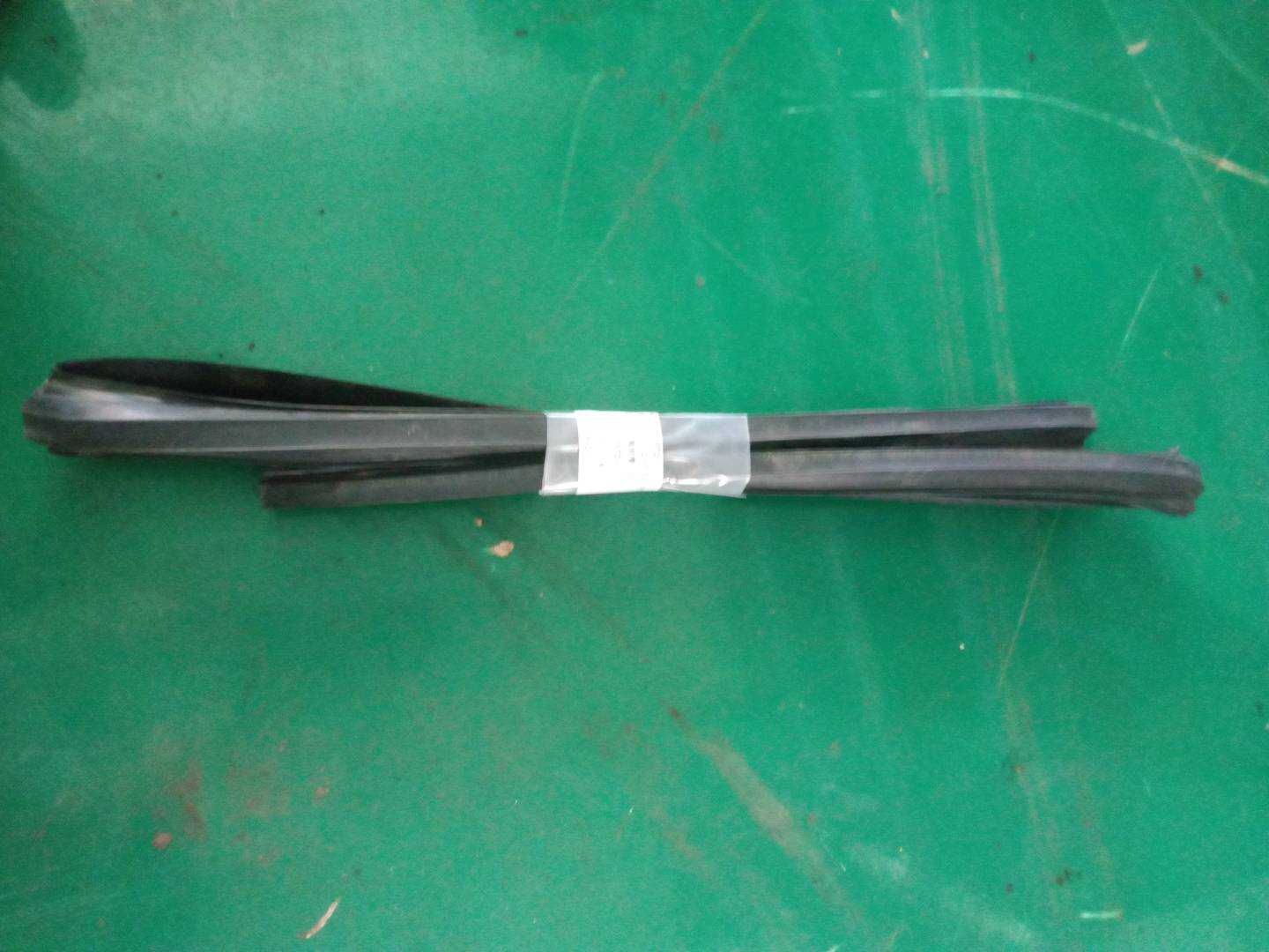 A2117350725 后门玻璃绒槽（右）