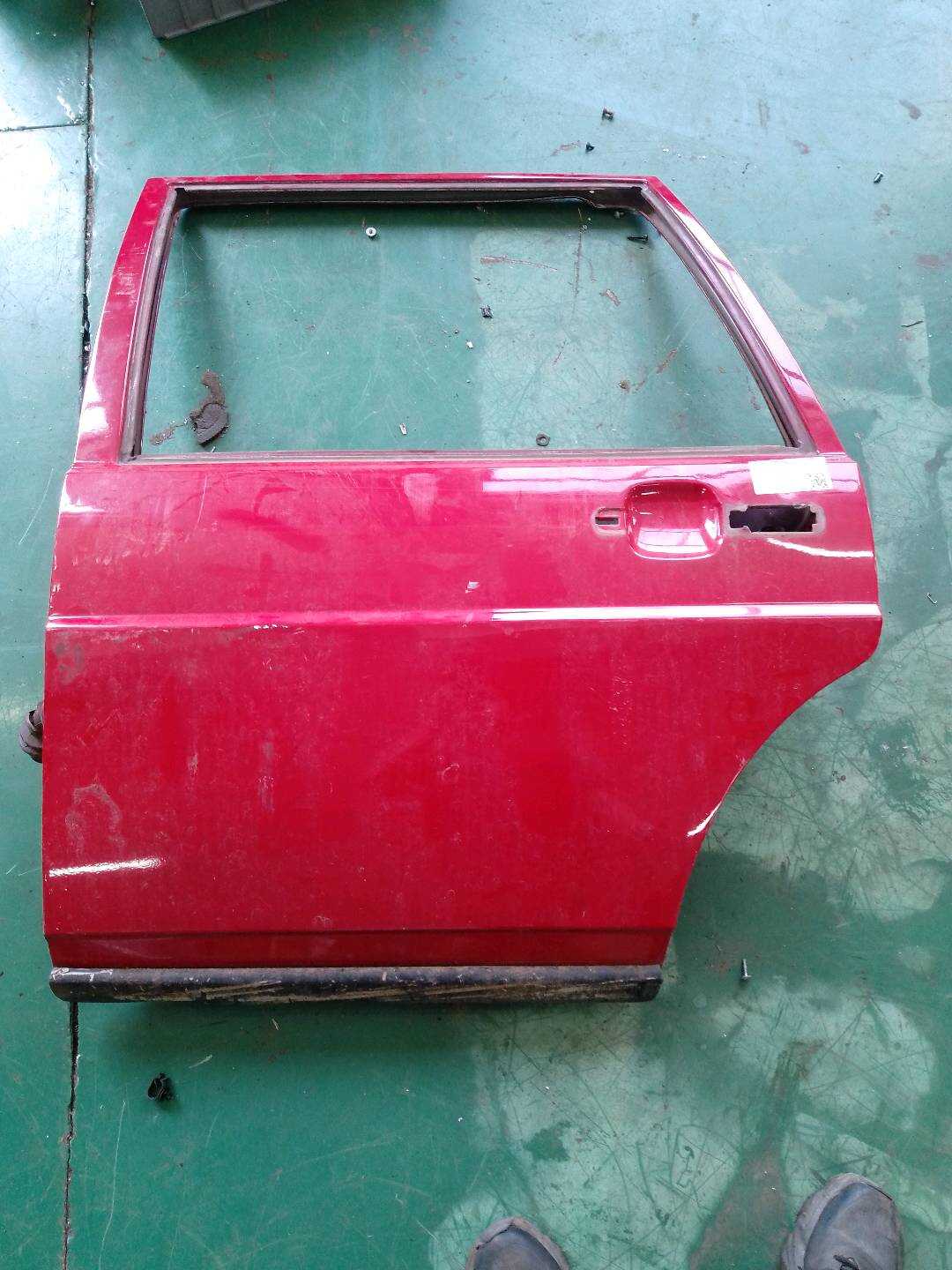 330833051D 后门壳(左)
