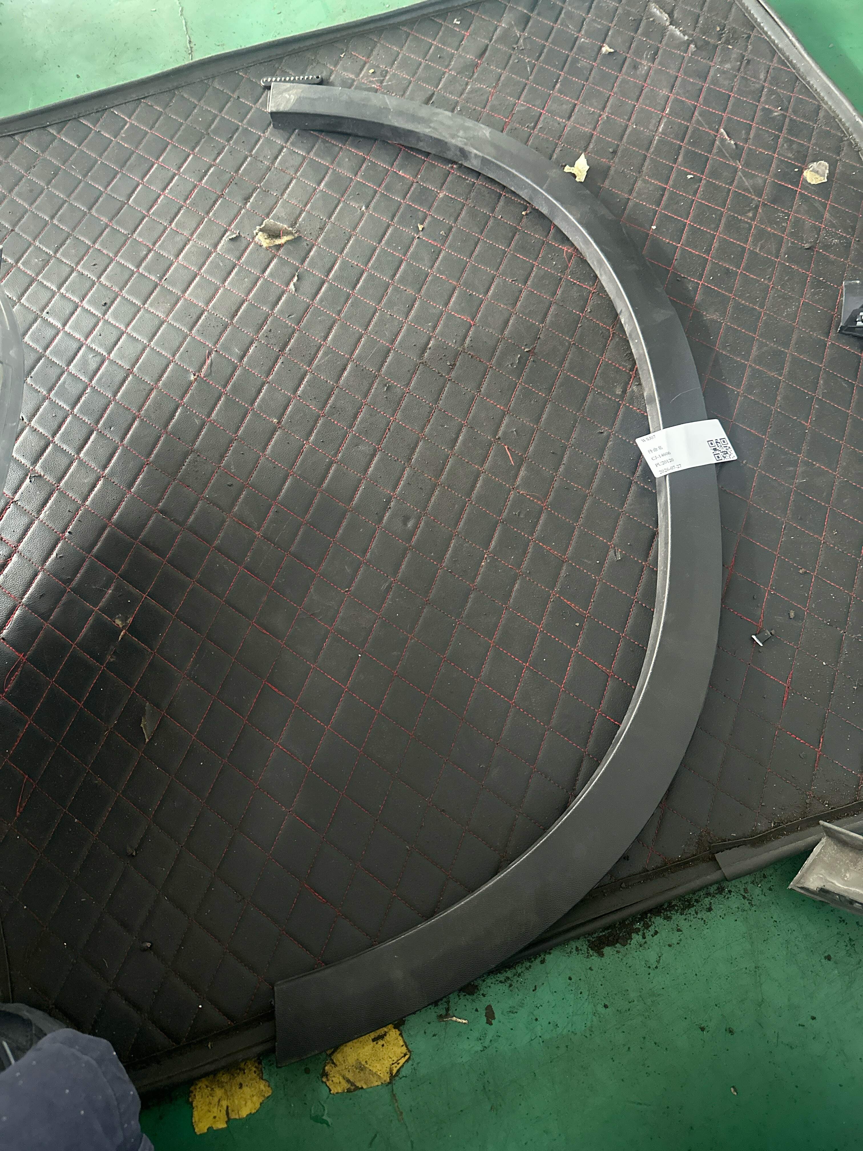 A2538856501 后轮轮眉(左)