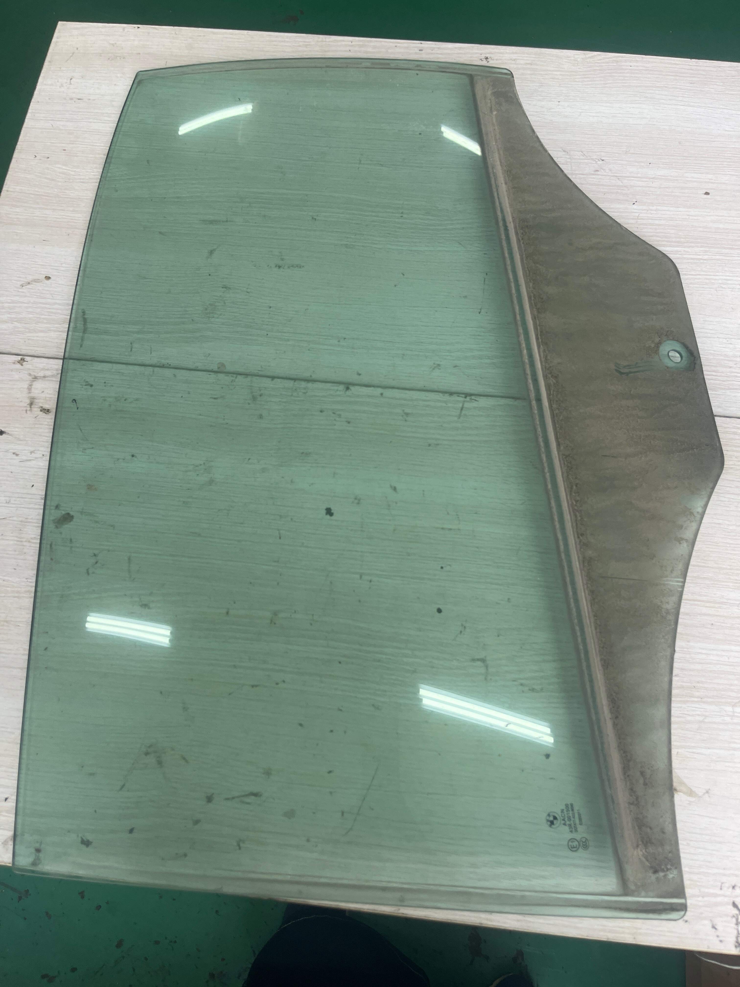 51357177243 后门玻璃（左）