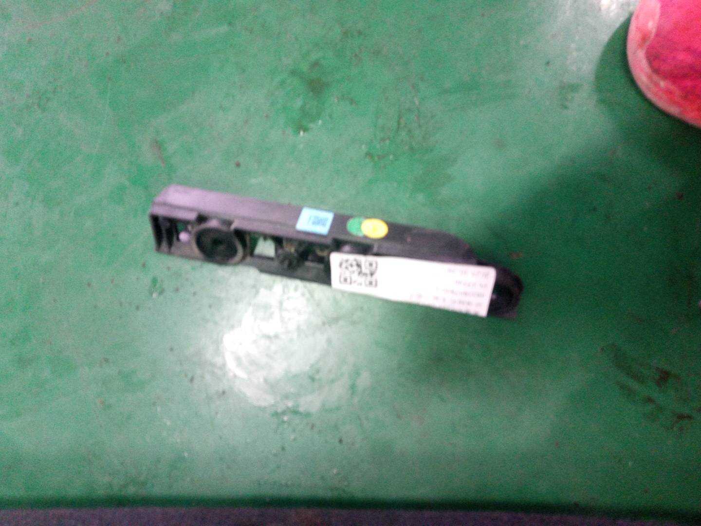 4KG807890 后保险杠支架(右上)