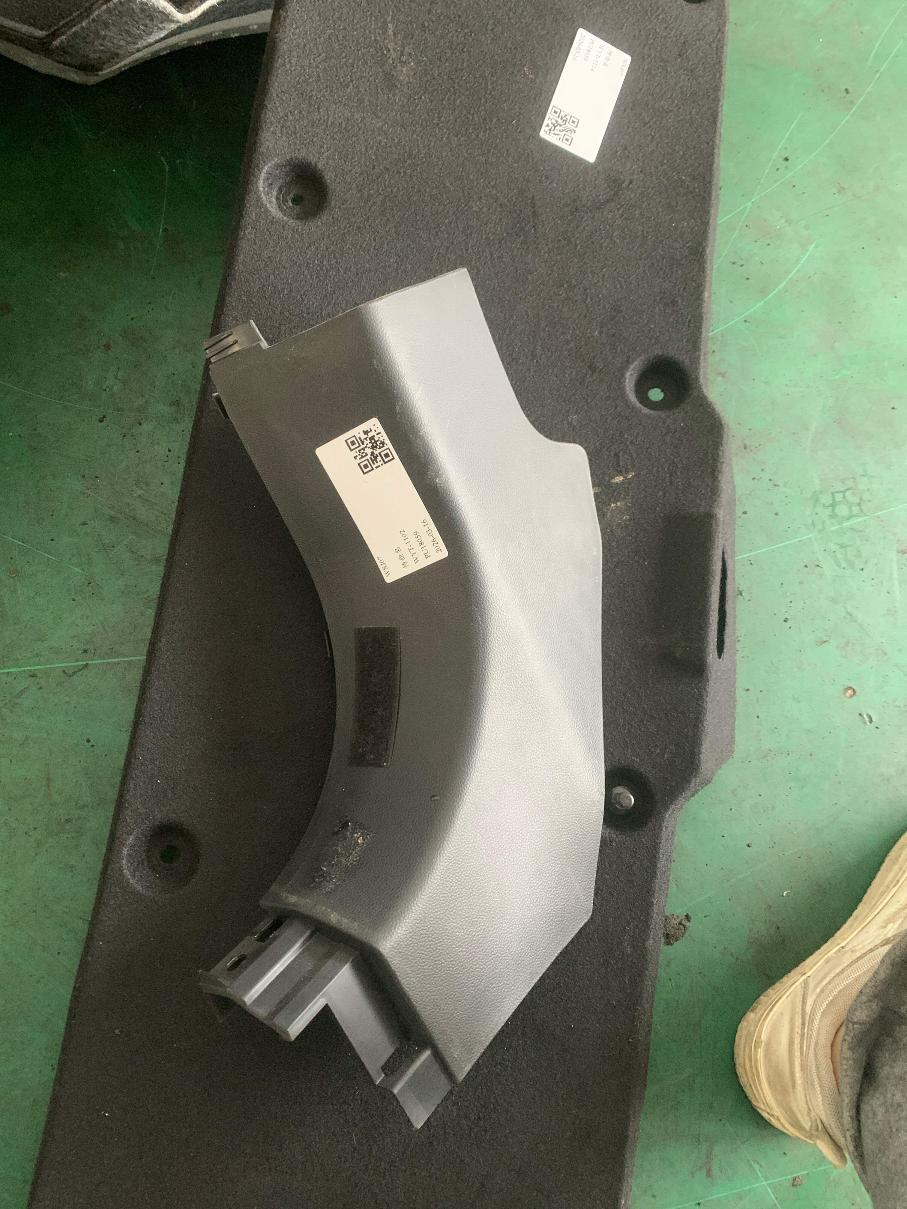 10488914ESC B柱饰板