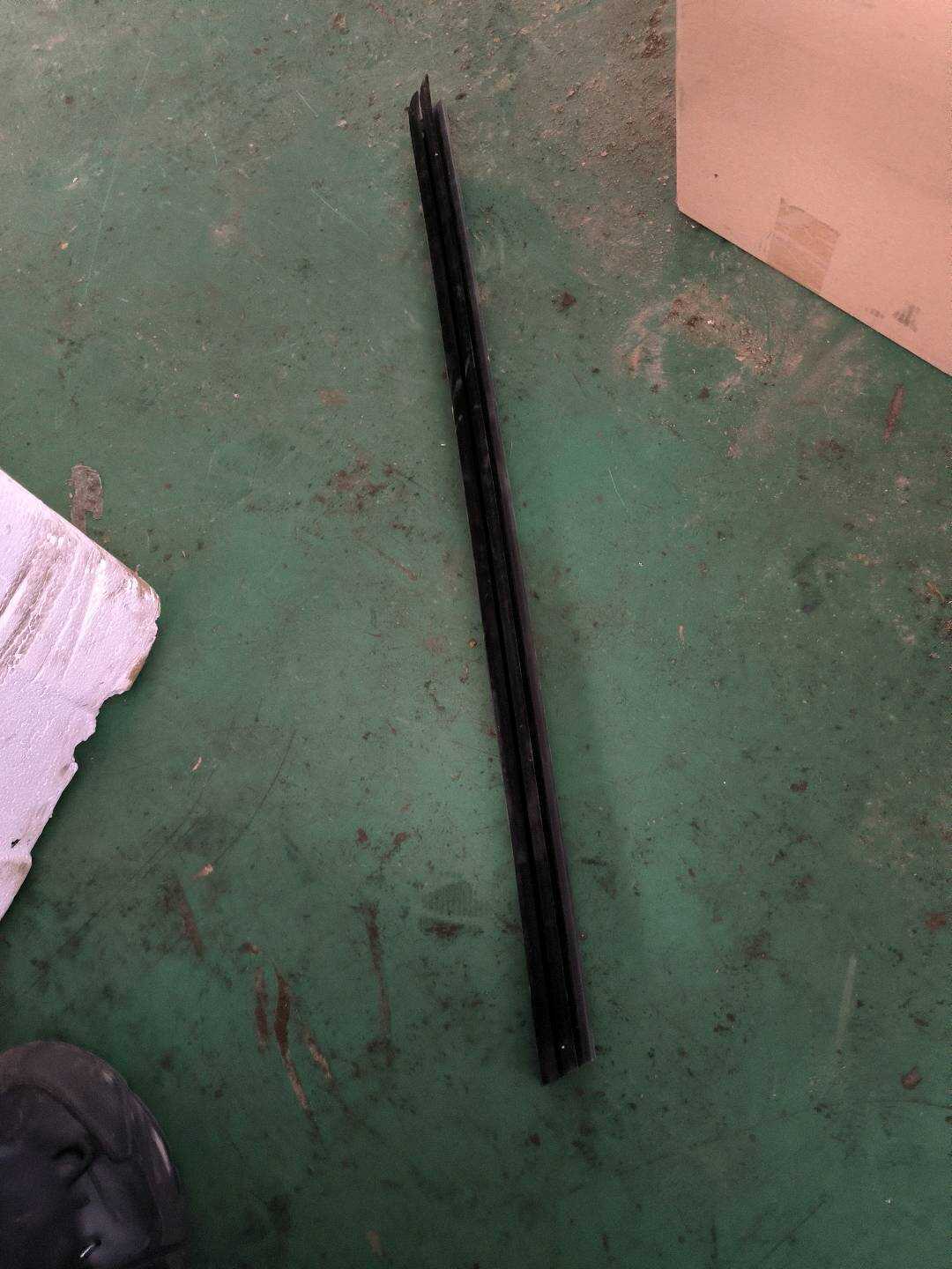 9677082280 Front Door Window Molding (Right Inner)
