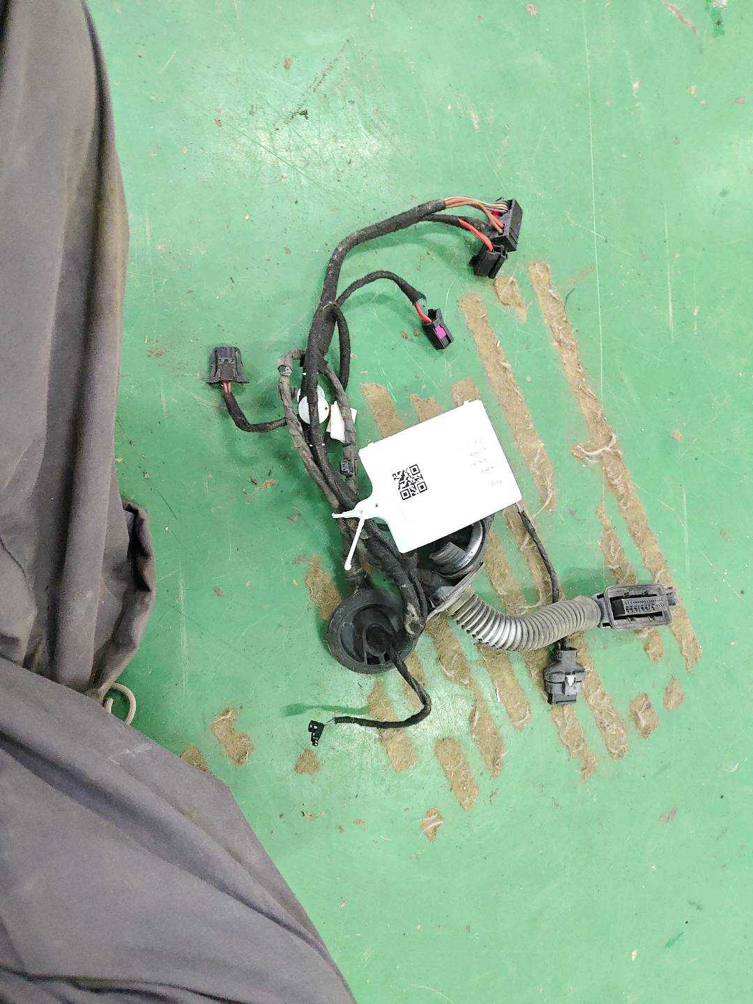 L8KD971687H 后门线束(左)