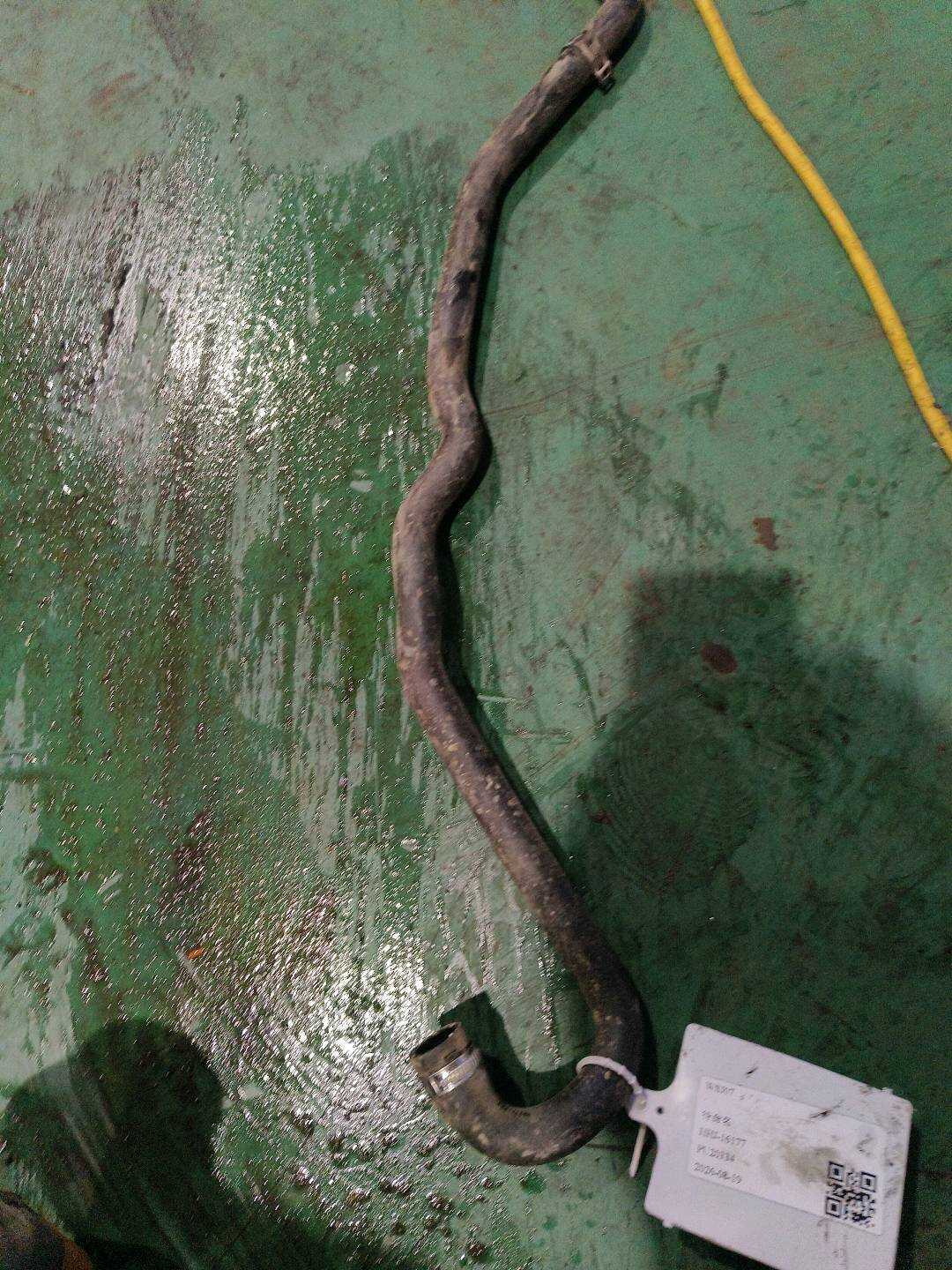 64216955922 暖风进水管