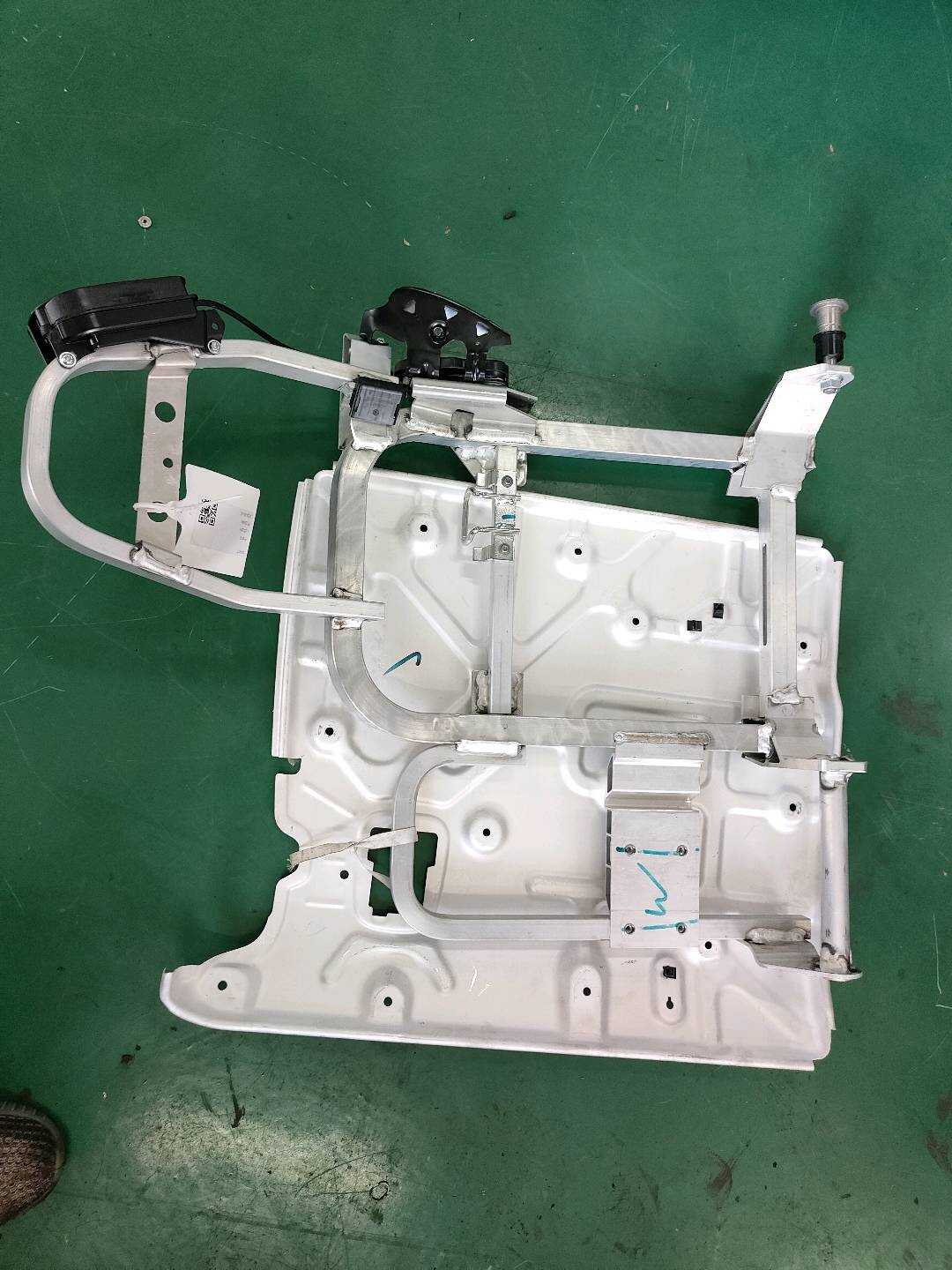 97052220100 后座椅靠背骨架（左）铝4.4kg