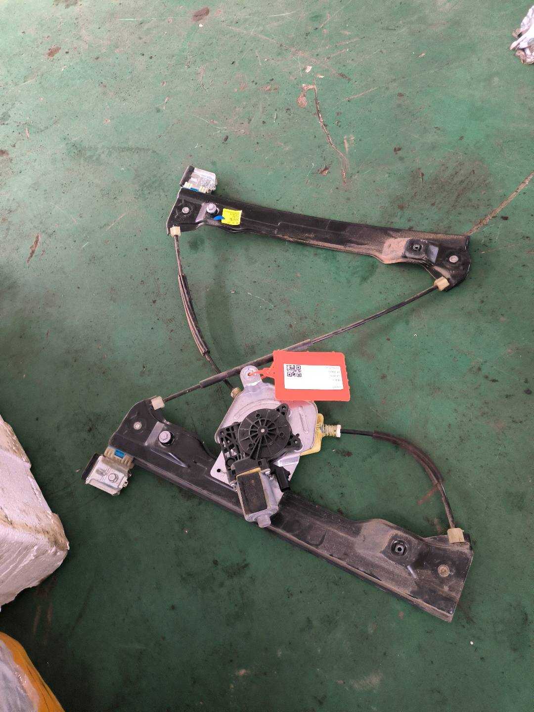 26320621 Front Door Window Regulator Assembly, Right