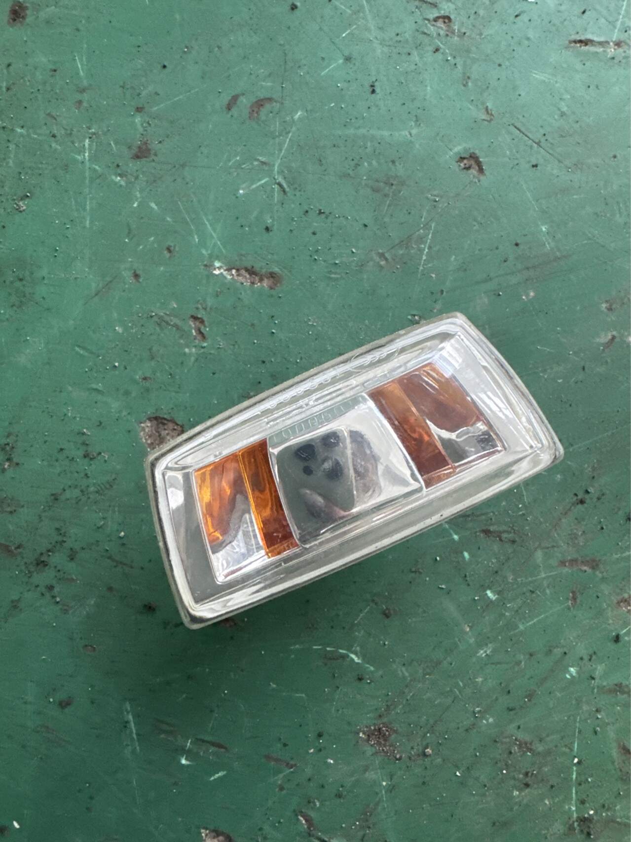 9047827 Front Fender Light, Right