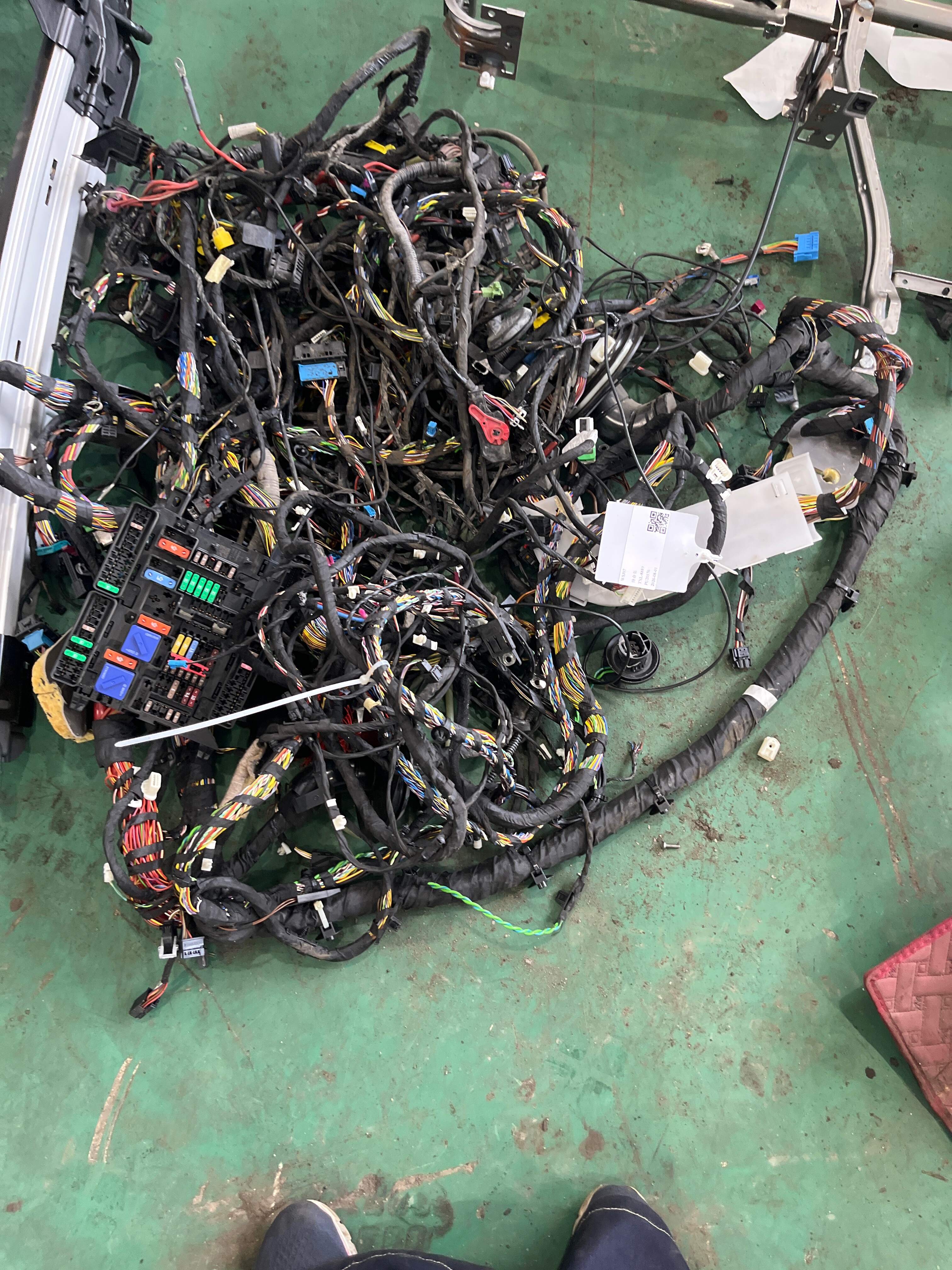 61115A36AC7 车身线束