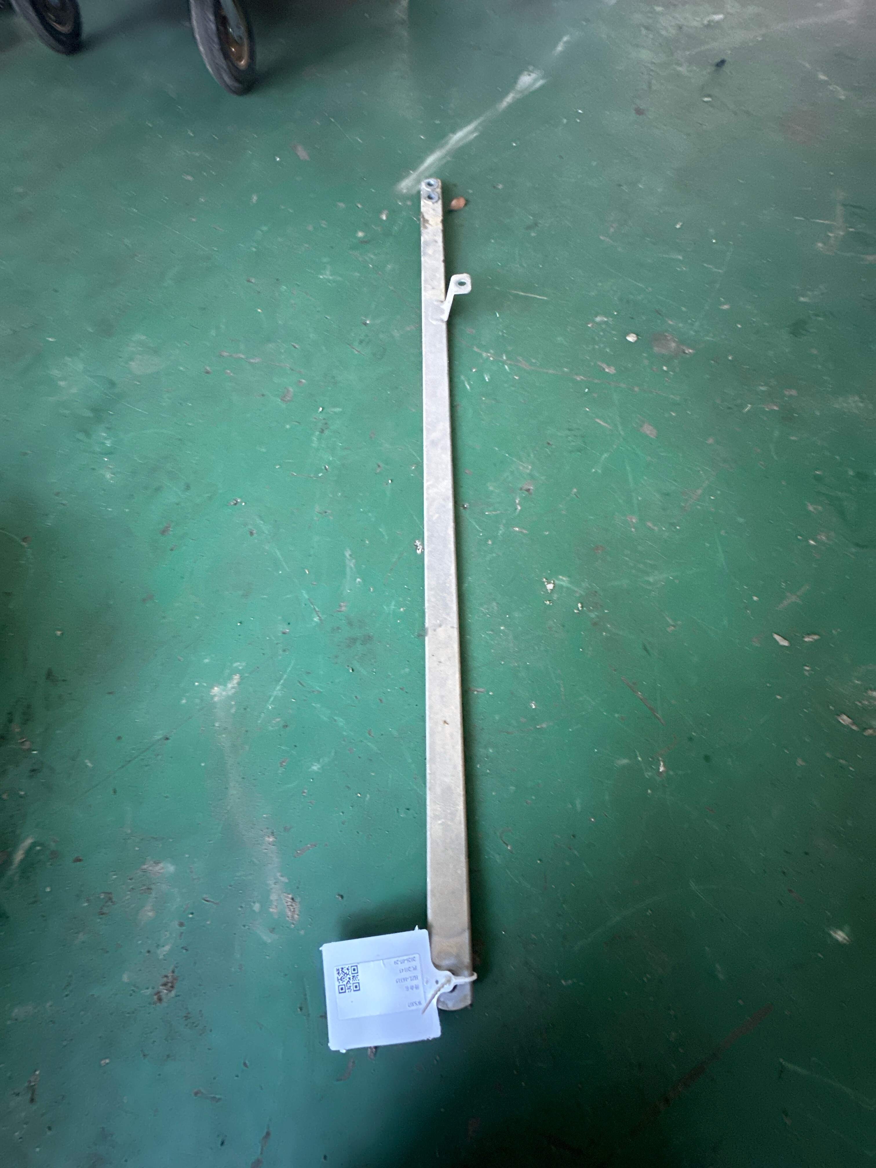 51617391464 后扭力杆（右）