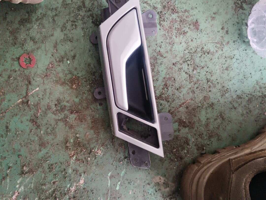 4F0839019E 后门内拉手