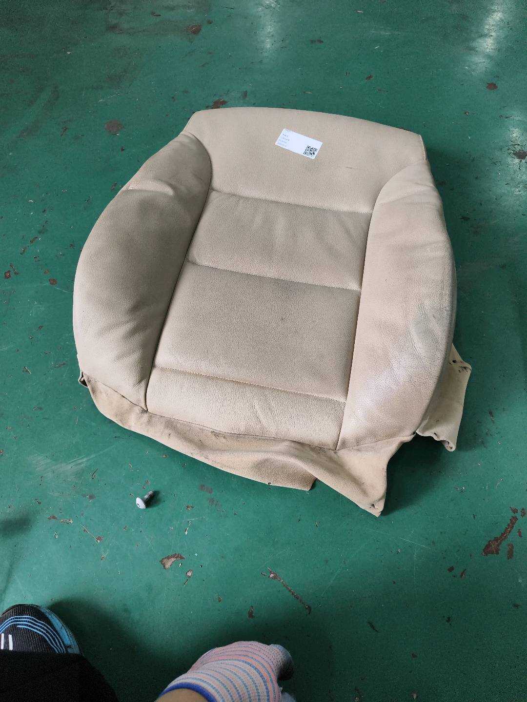 52107113112 副驾驶员座椅靠背面罩