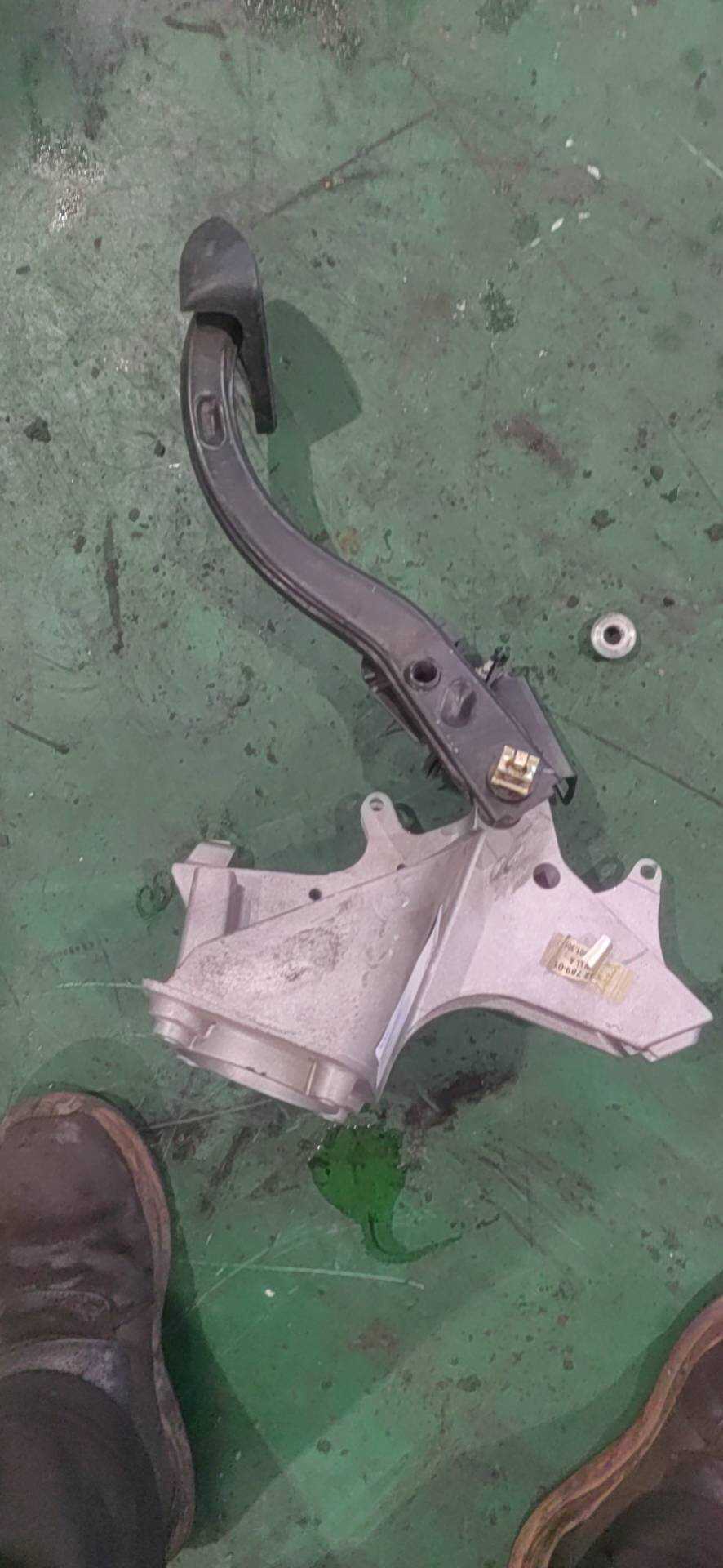 35211165702 Brake Pedal