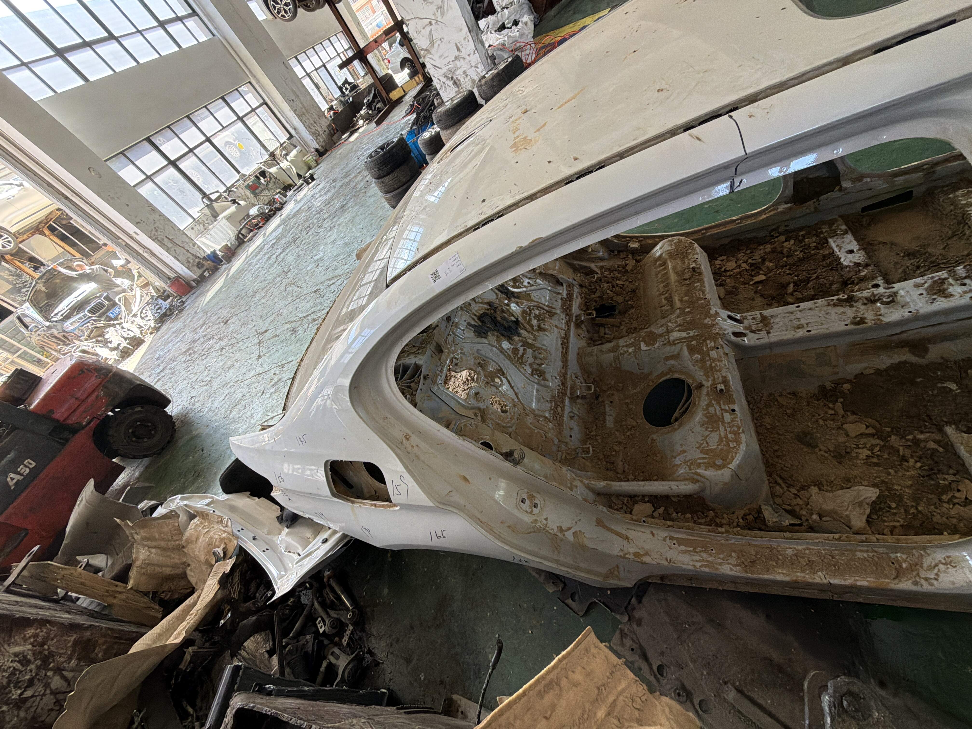 41007181724 Rear Fender, Right