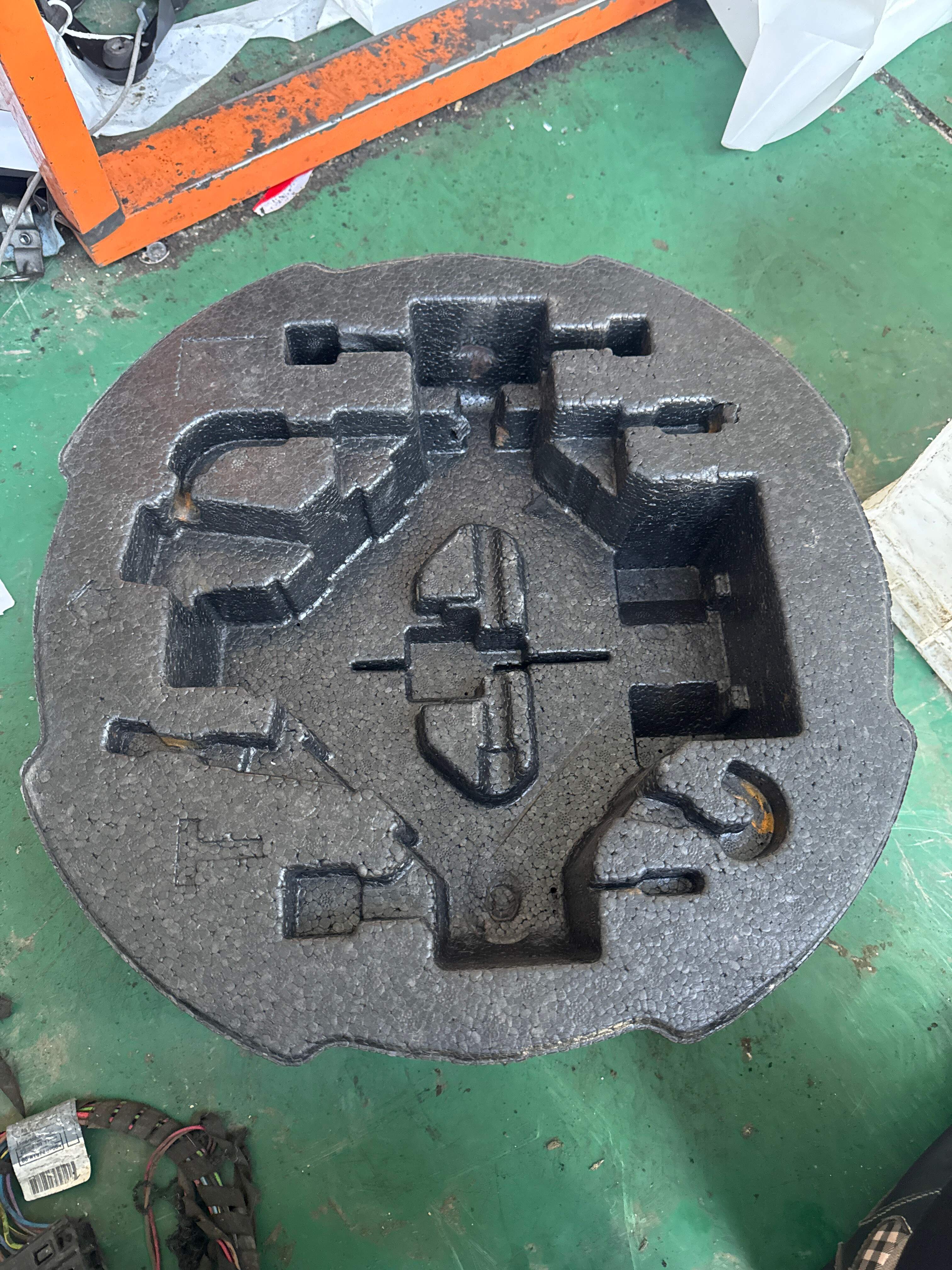091494Q500 备胎工具箱
