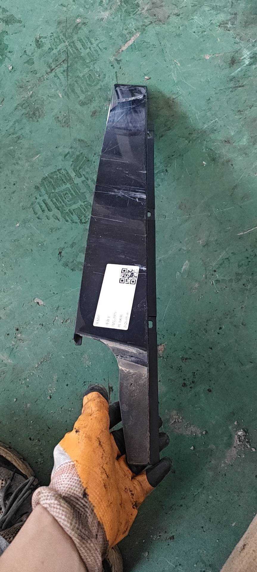 8R0837902P 前门窗框外饰板(右后)