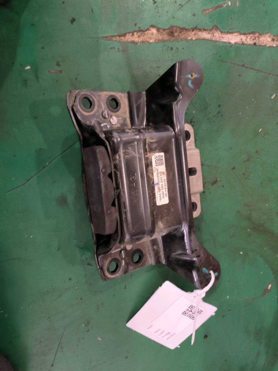 L5QD199555F Engine Mount Rubber, Left