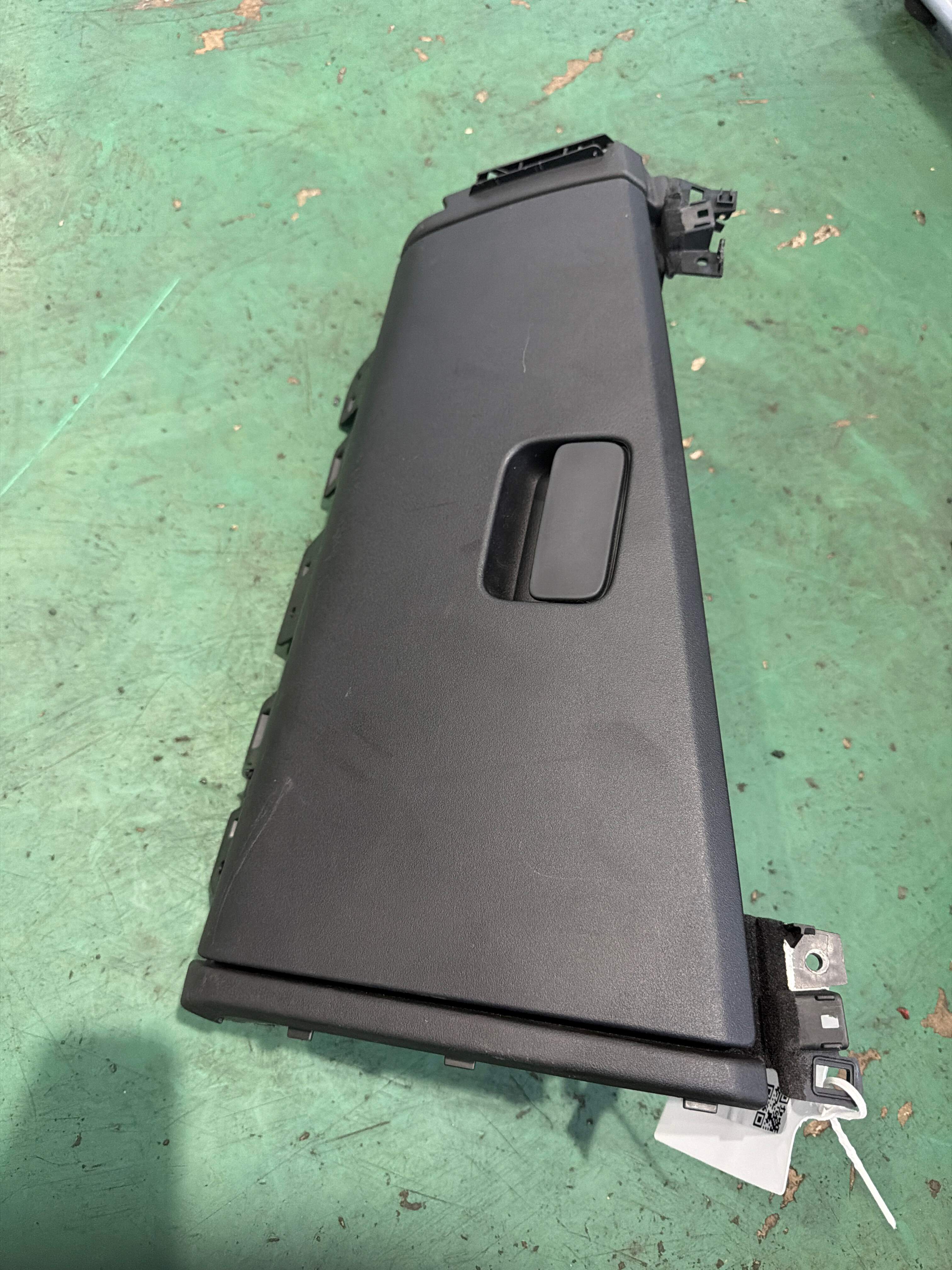 8889089939 Dashboard Glove Box