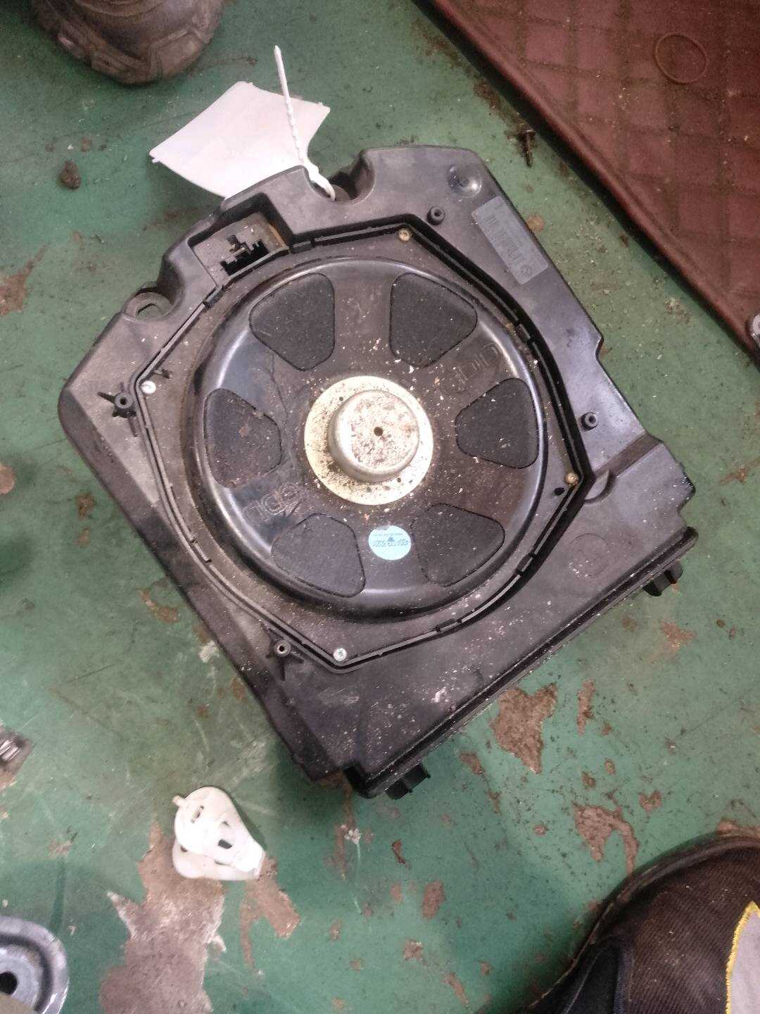 65139151963 中央低音扬声器(左)