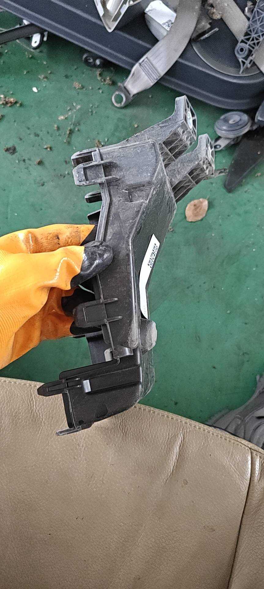 8266342090 Engine Fuse Box Base, Right
