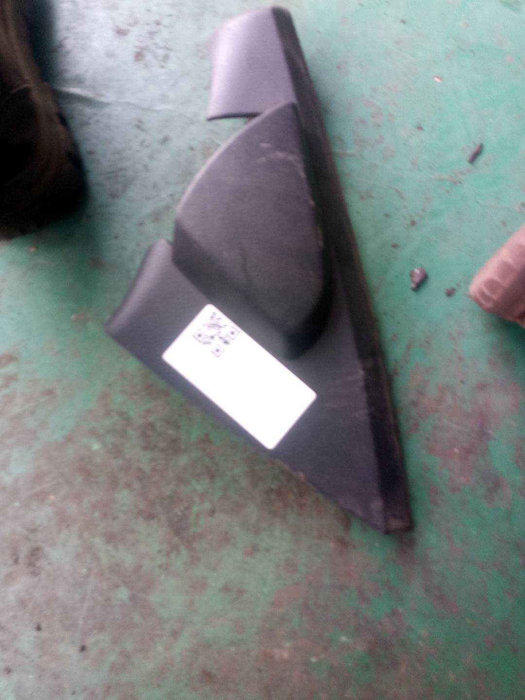 51439167072 后门内饰板(右)