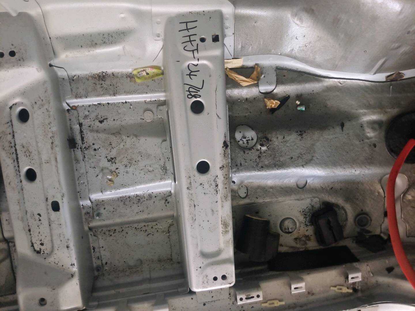 8R0803174 Passenger Seat Crossmember