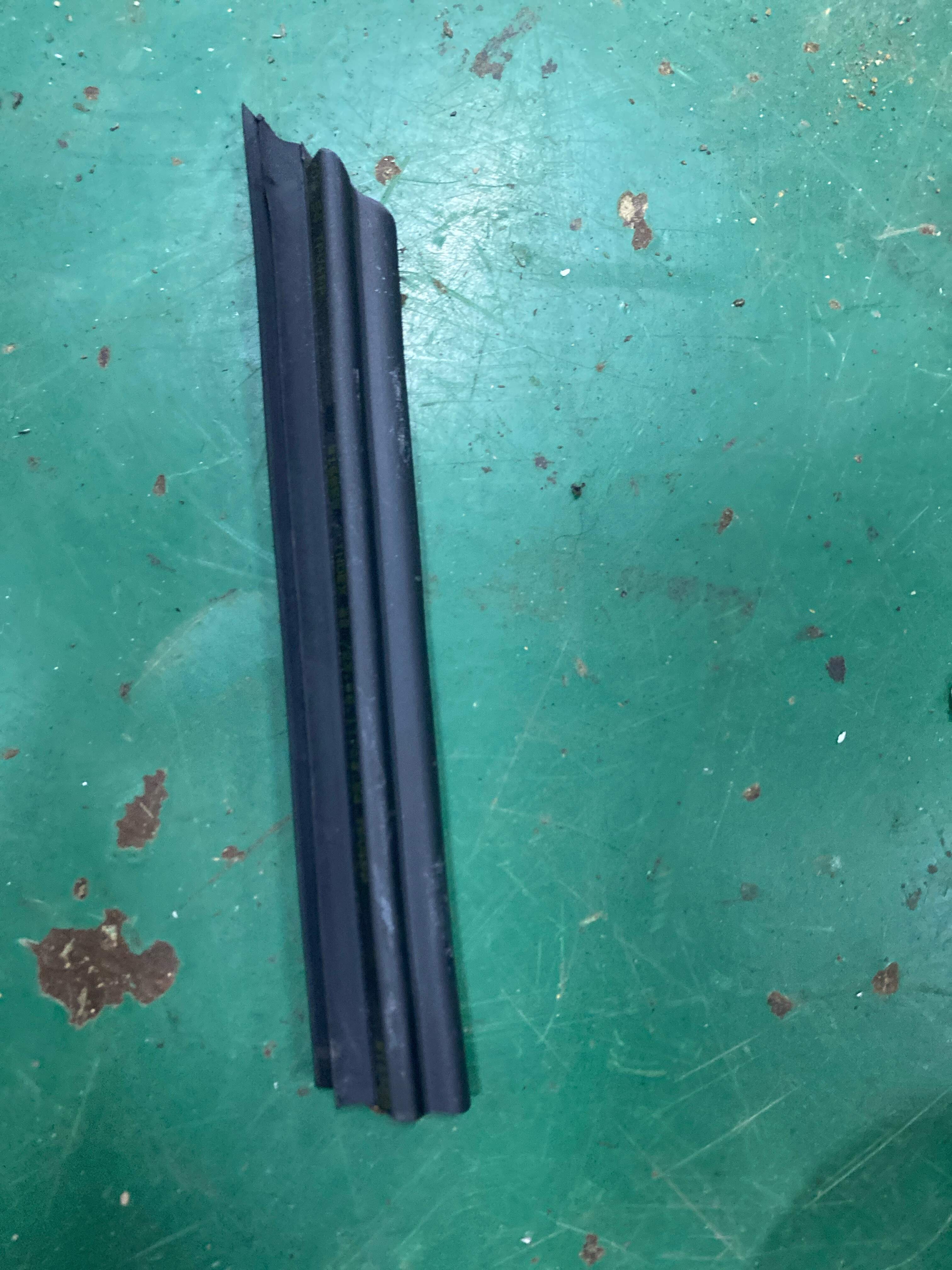 51337136140 后门玻璃压条（右内）