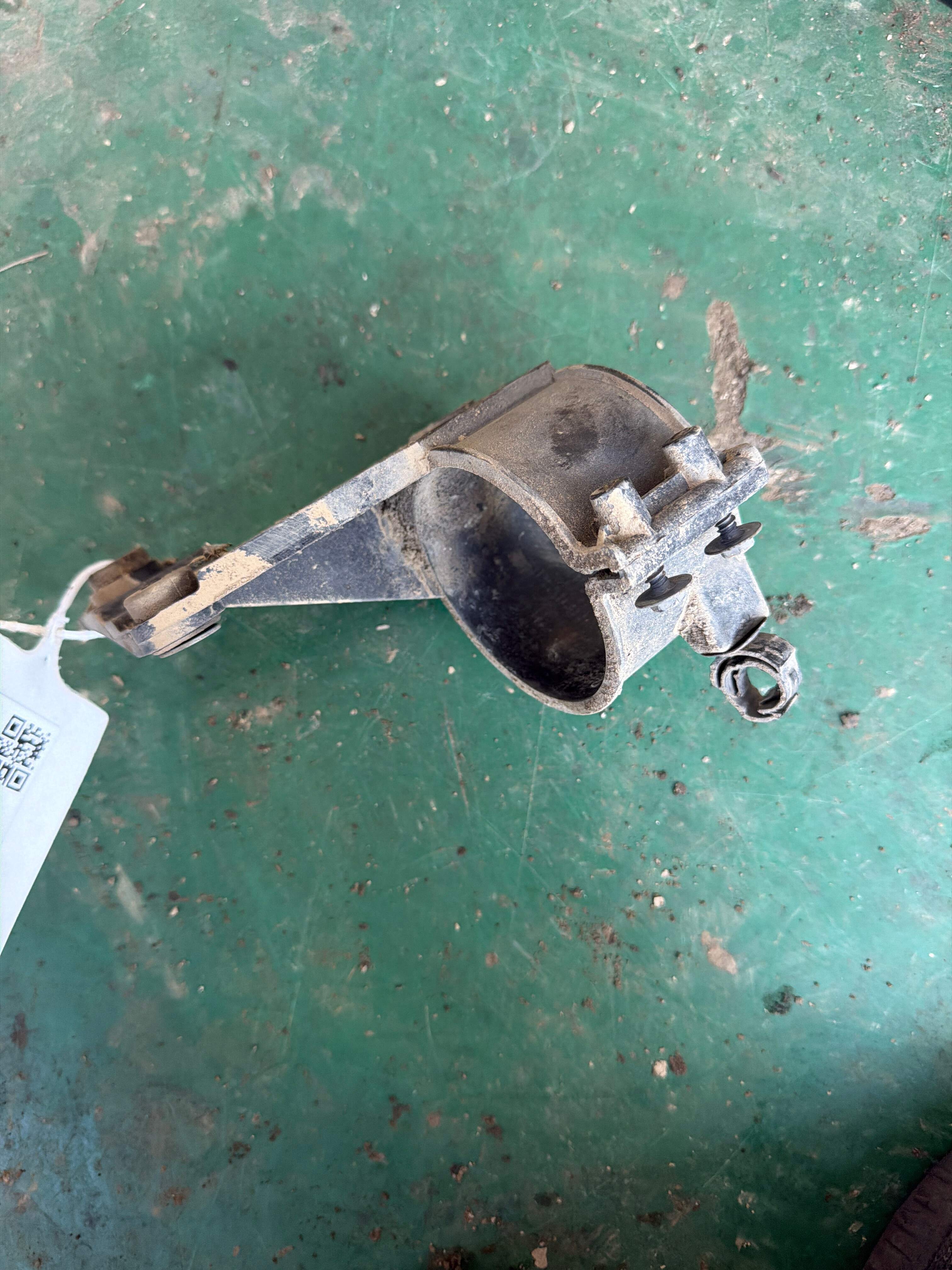 4F0260197E Dryer Bracket