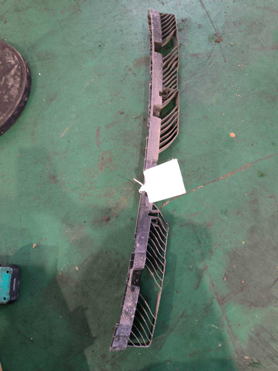 5TD807863 后保险杠支架(中)