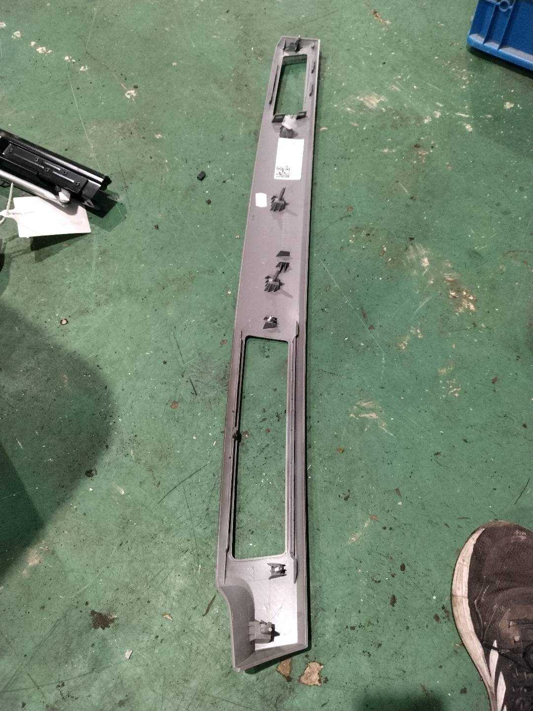 51456989006 Dashboard Trim Strip, Right