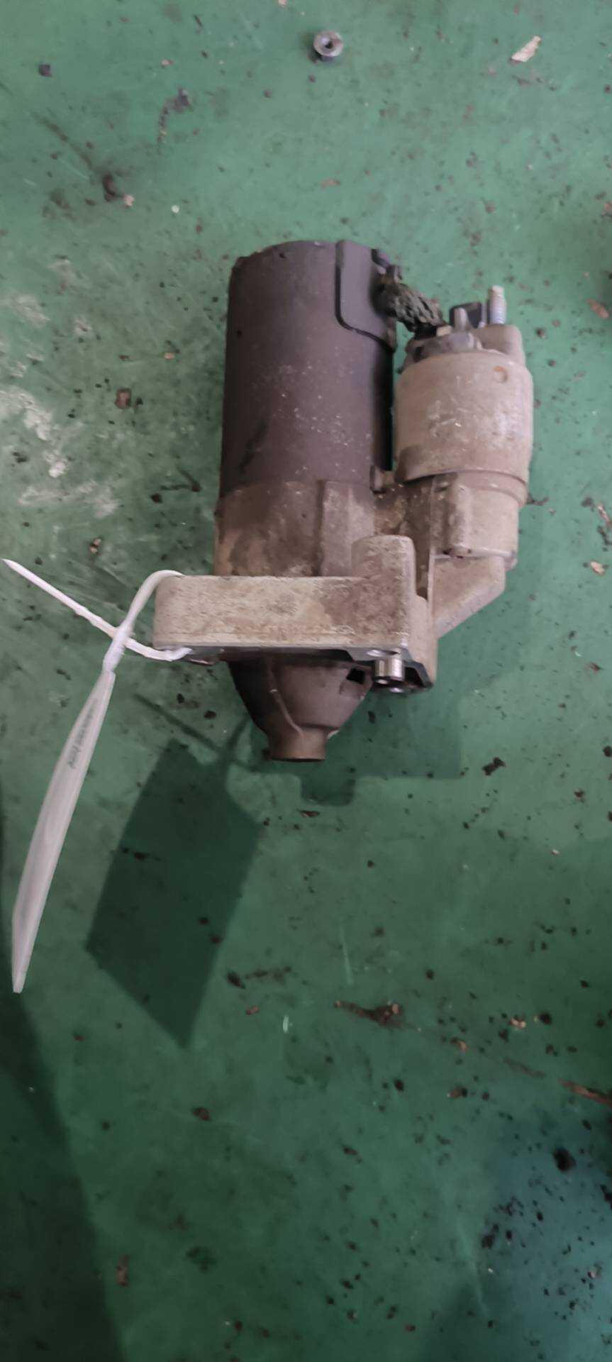 YL00988680 起动机