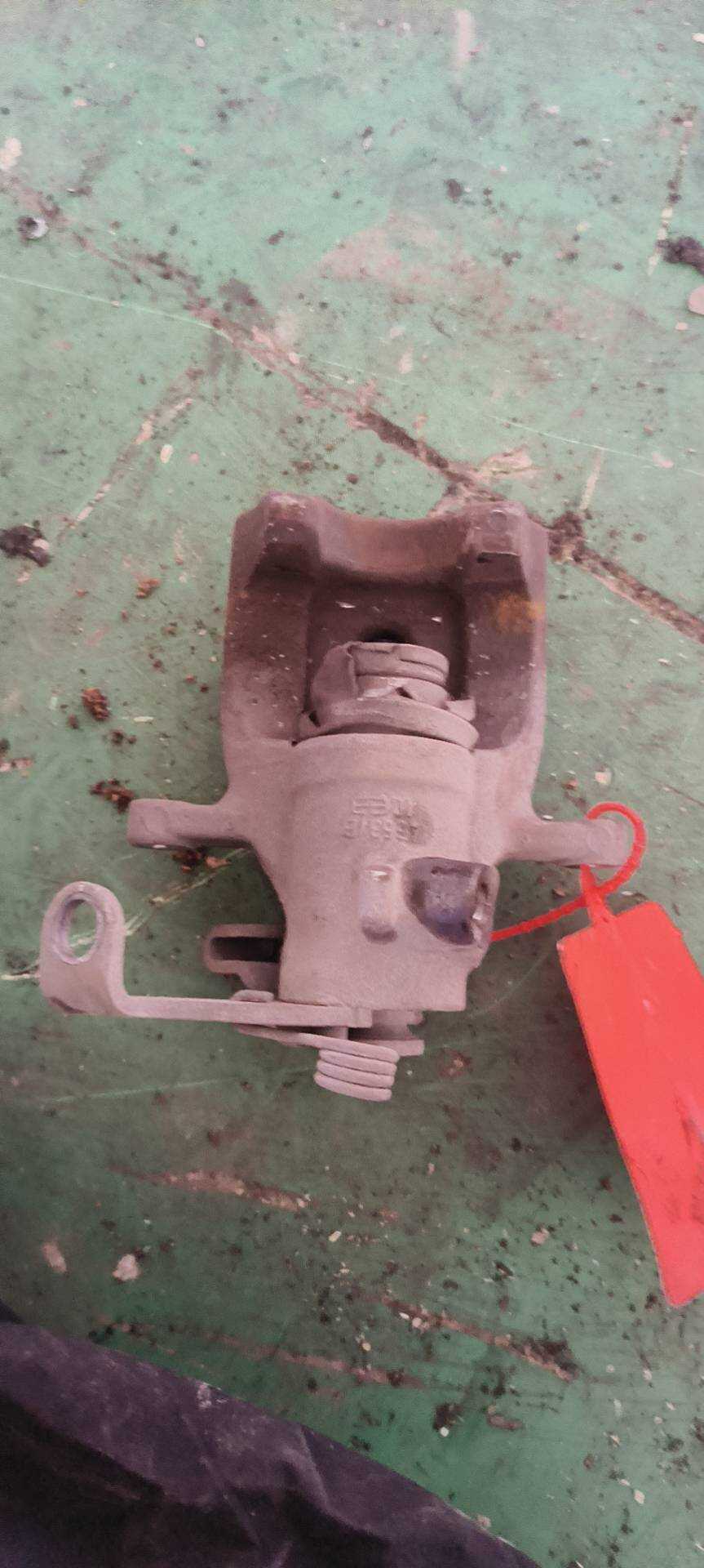 4401Q1 Rear Brake Caliper, Right