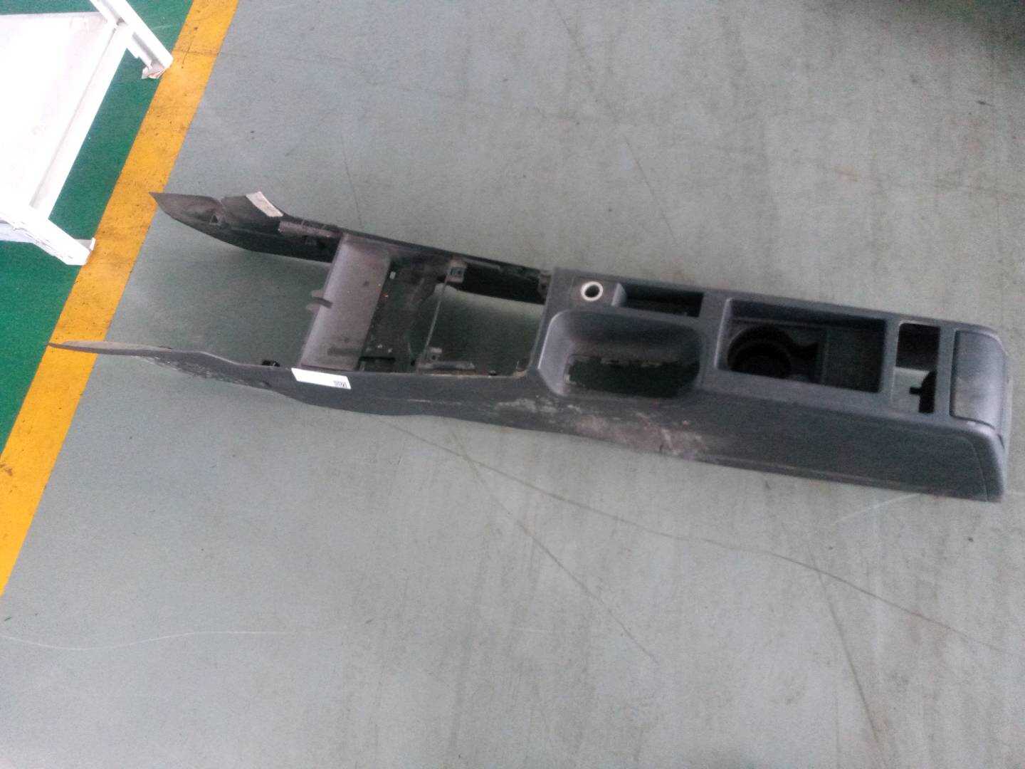 8P18632446PS 中央控制台壳体