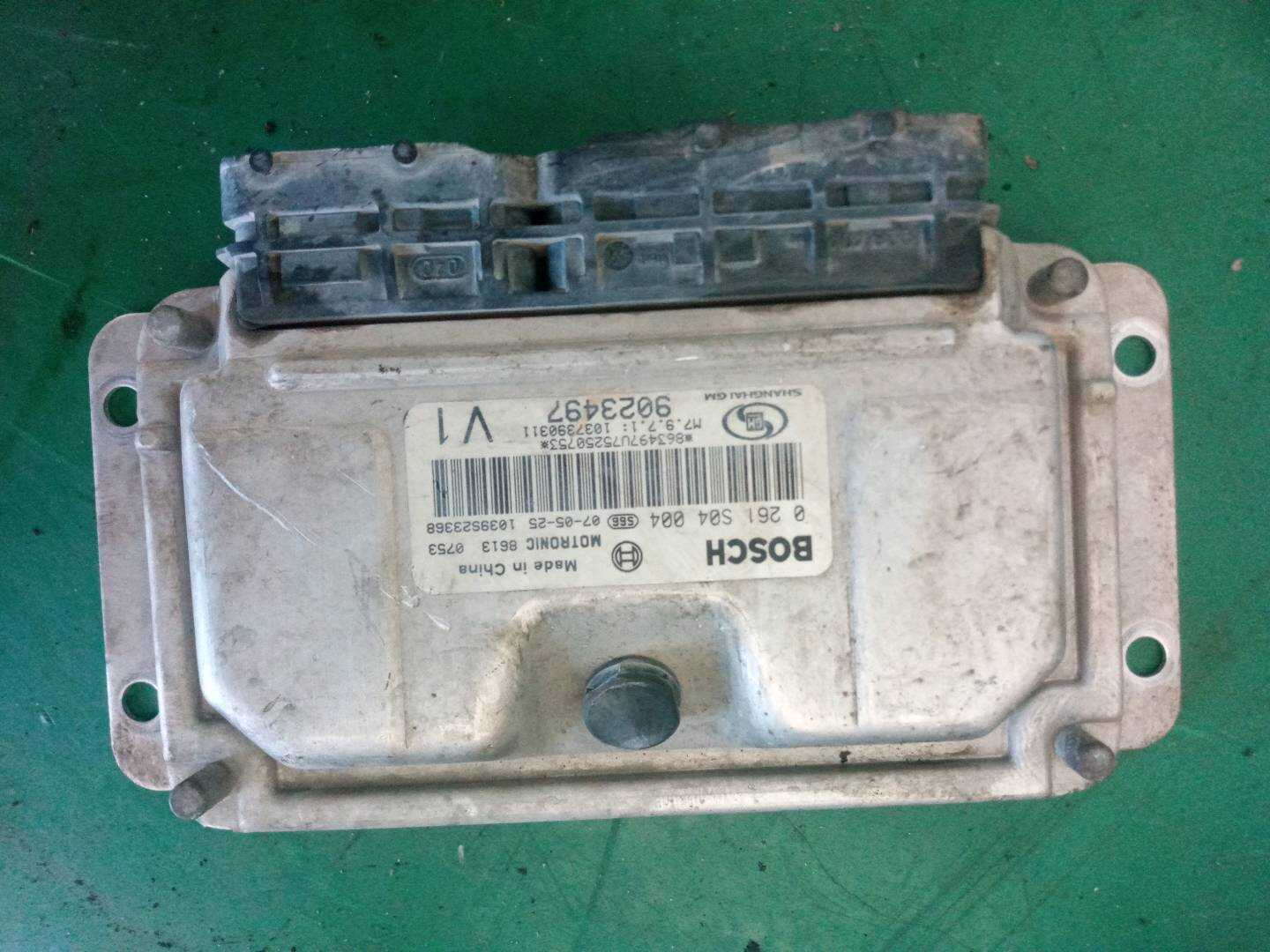 9020235 发动机电脑